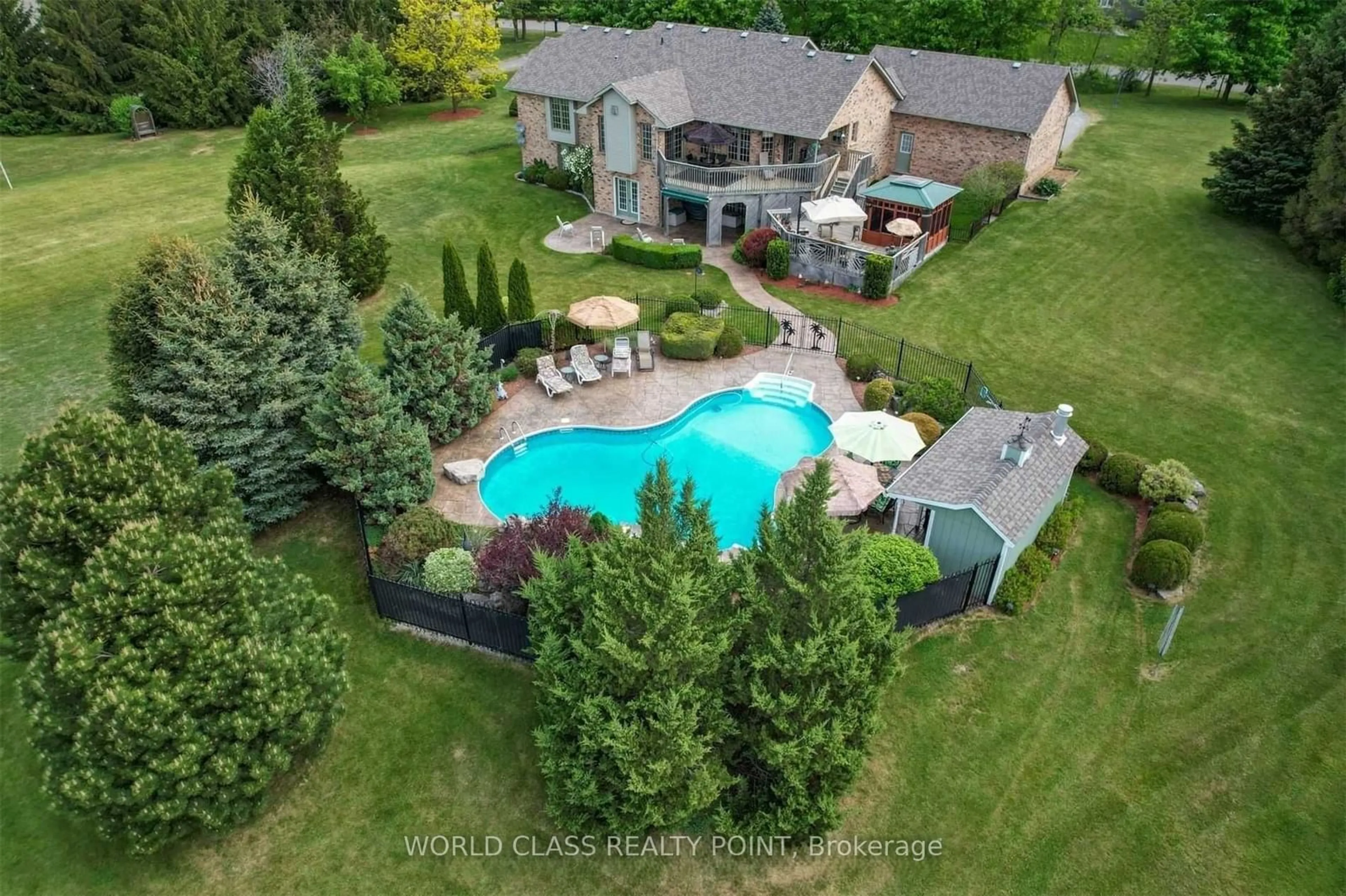 Indoor or outdoor pool for 5114 Mount Nemo Cres, Burlington Ontario L7M 0T6