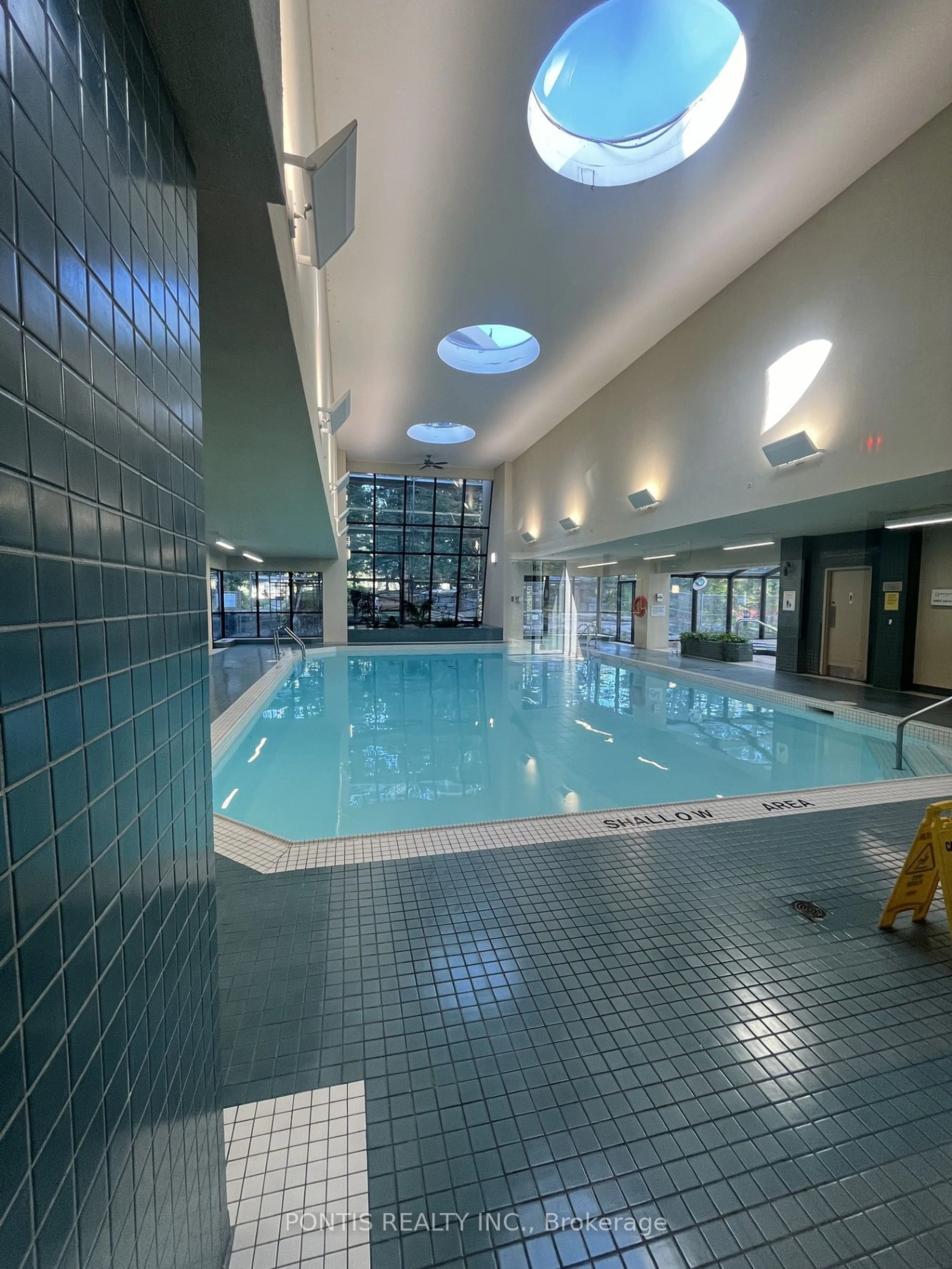 Indoor or outdoor pool for 22 Hanover Rd #304, Brampton Ontario L6S 5K8