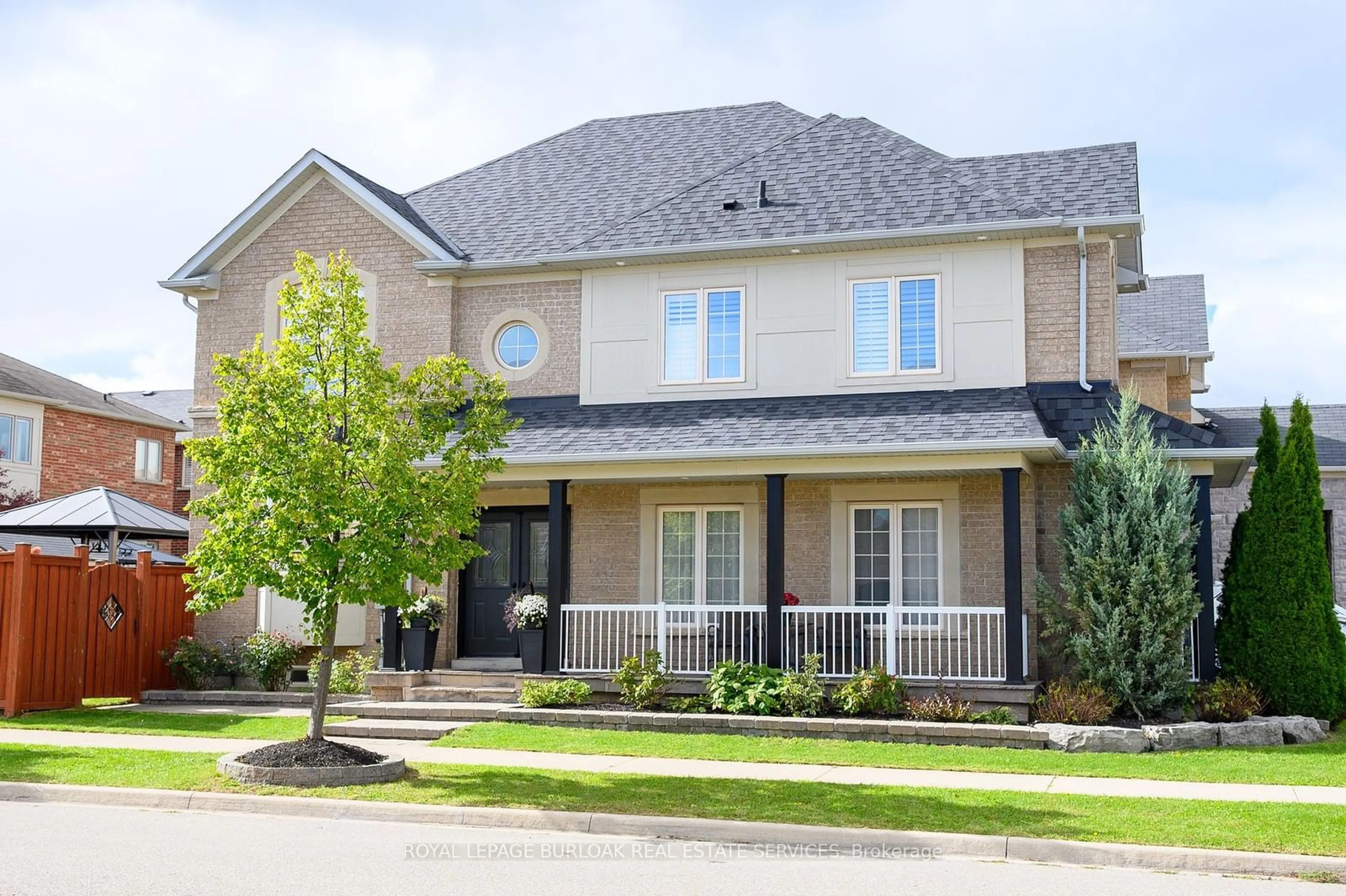 Frontside or backside of a home, cottage for 3182 Tim Dobbie Dr, Burlington Ontario L7M 0N3