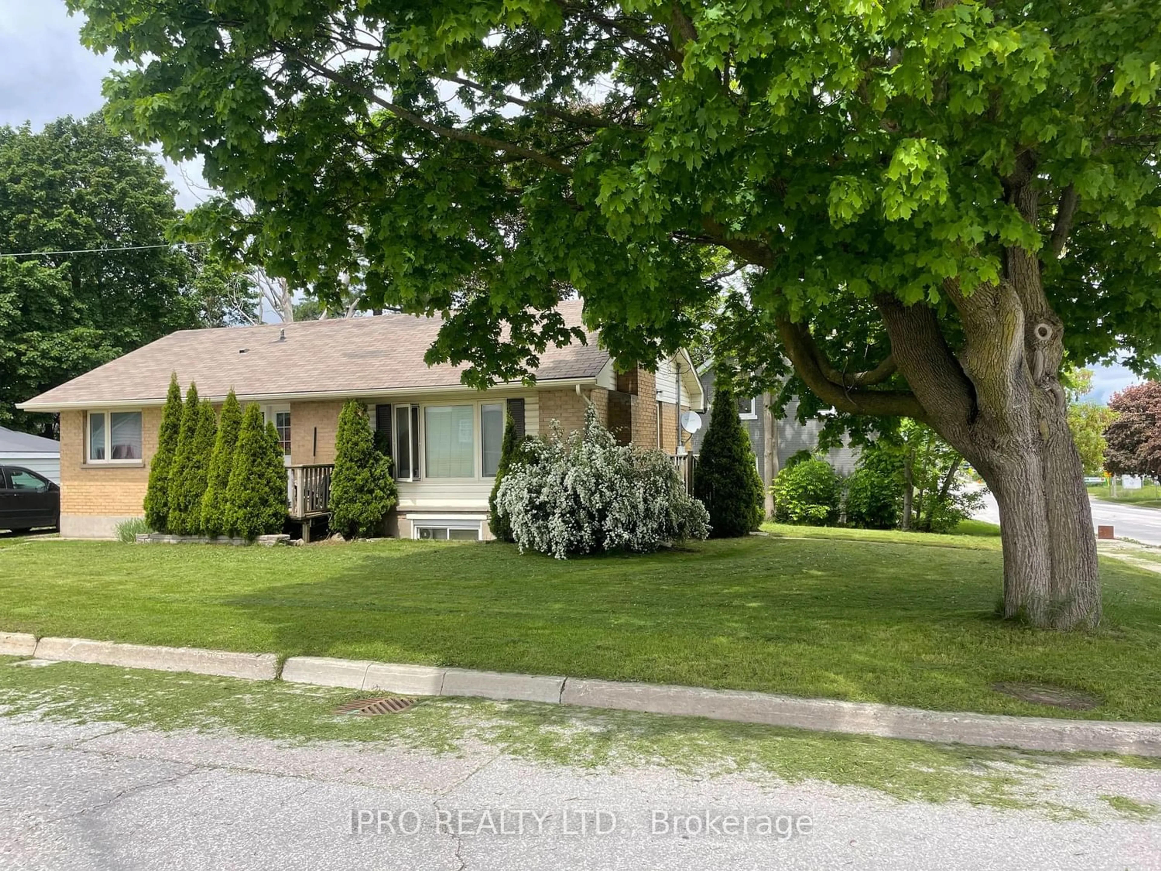 Frontside or backside of a home, the street view for 79 John St, Orangeville Ontario L9W 2P7