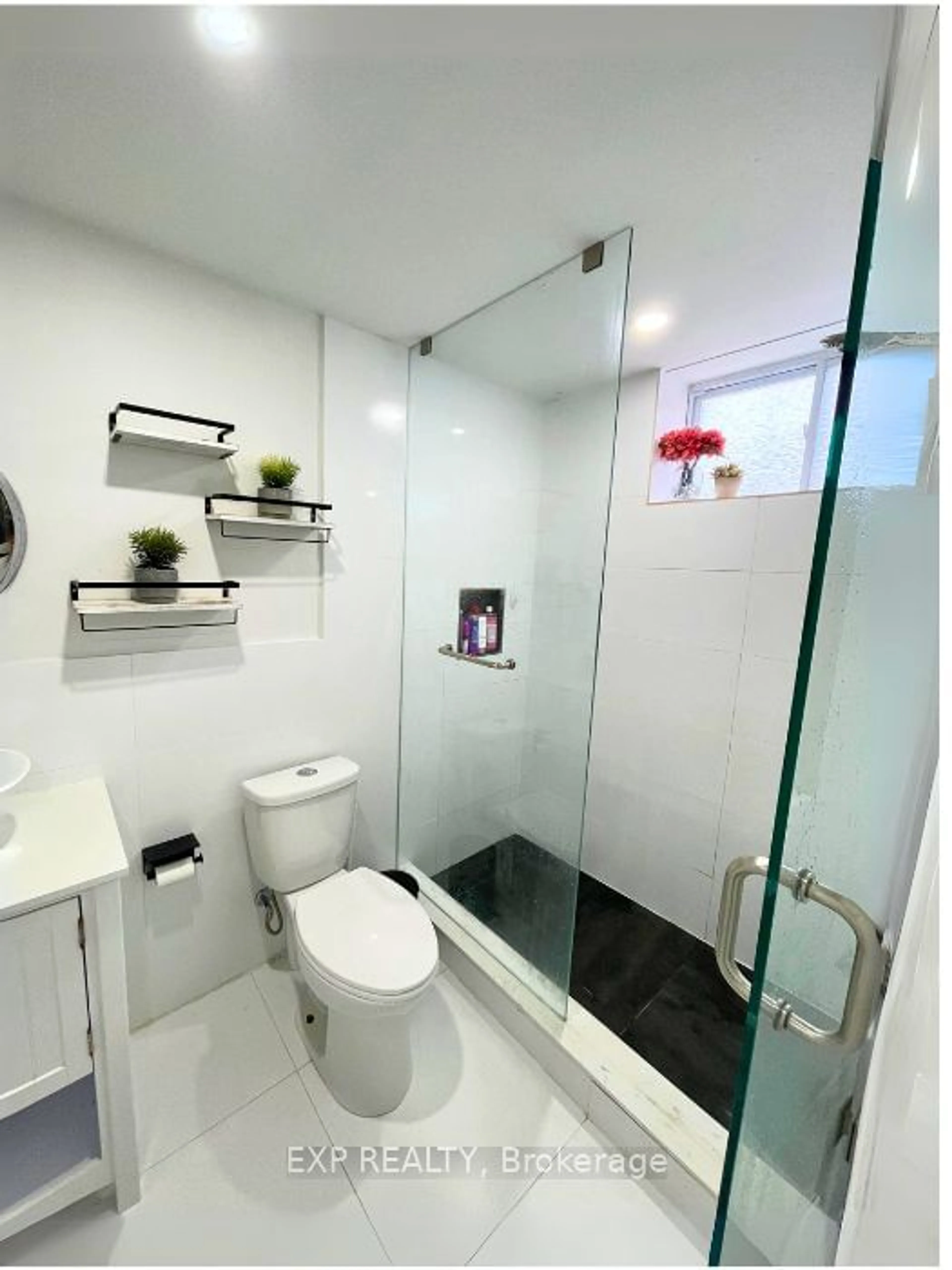 Bathroom, ceramic floors for 51 Foxwell St, Toronto Ontario M6N 1Y9