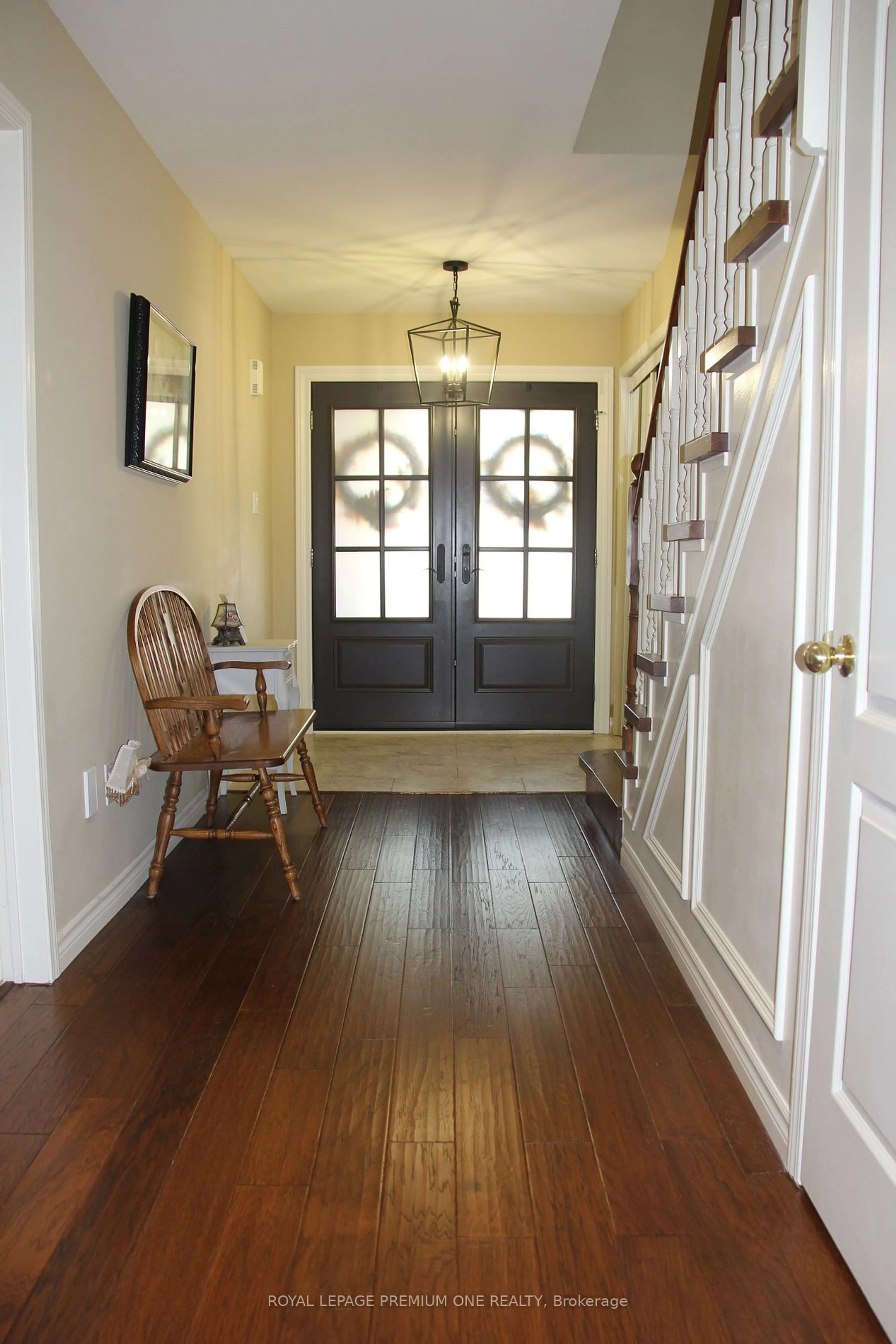 Indoor entryway, wood floors for 50 Big Moe Cres, Brampton Ontario L6P 1J7