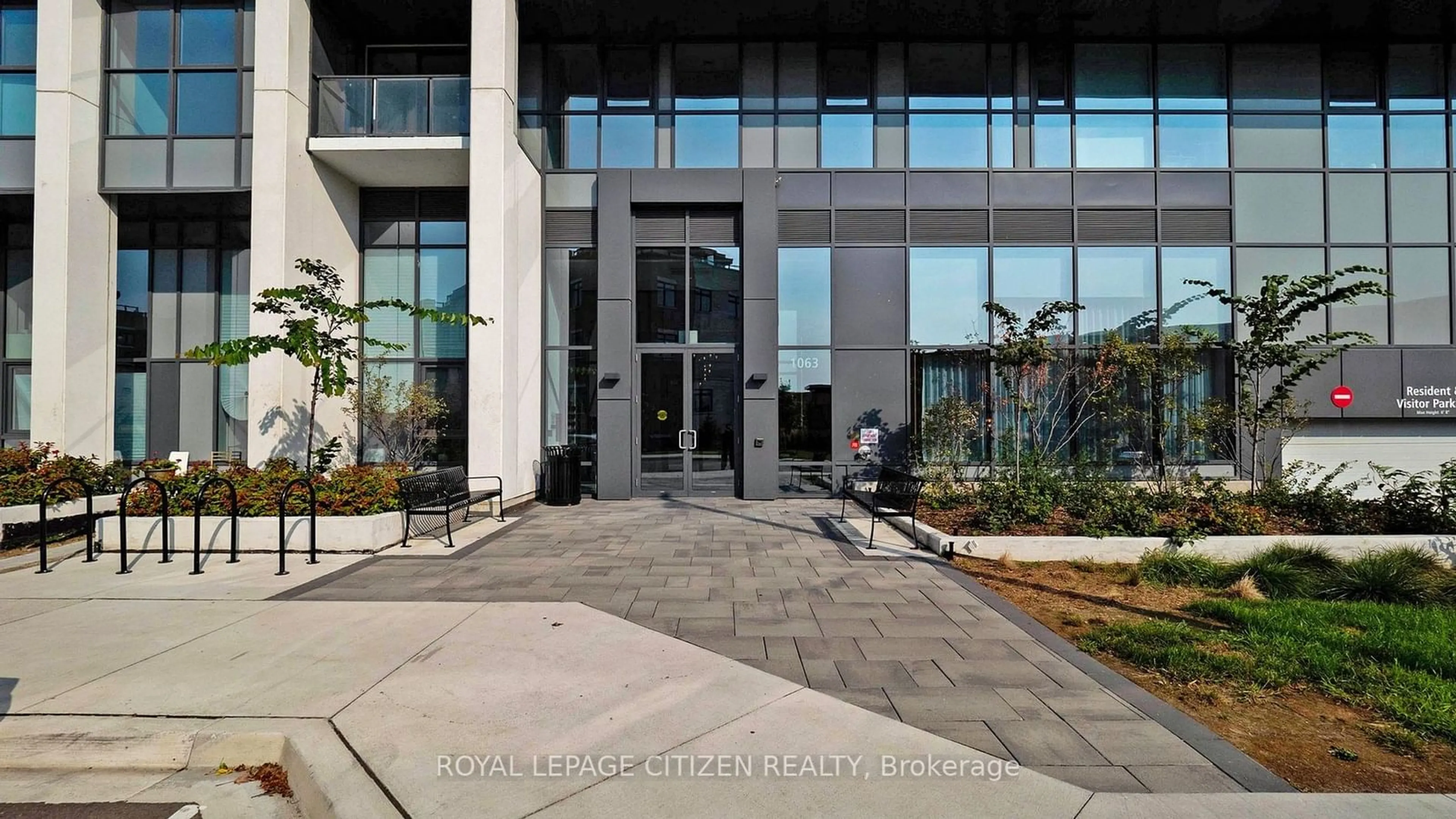 Indoor foyer, cement floor for 1063 Douglas Mccurdy comm #509, Mississauga Ontario L5G 0C5