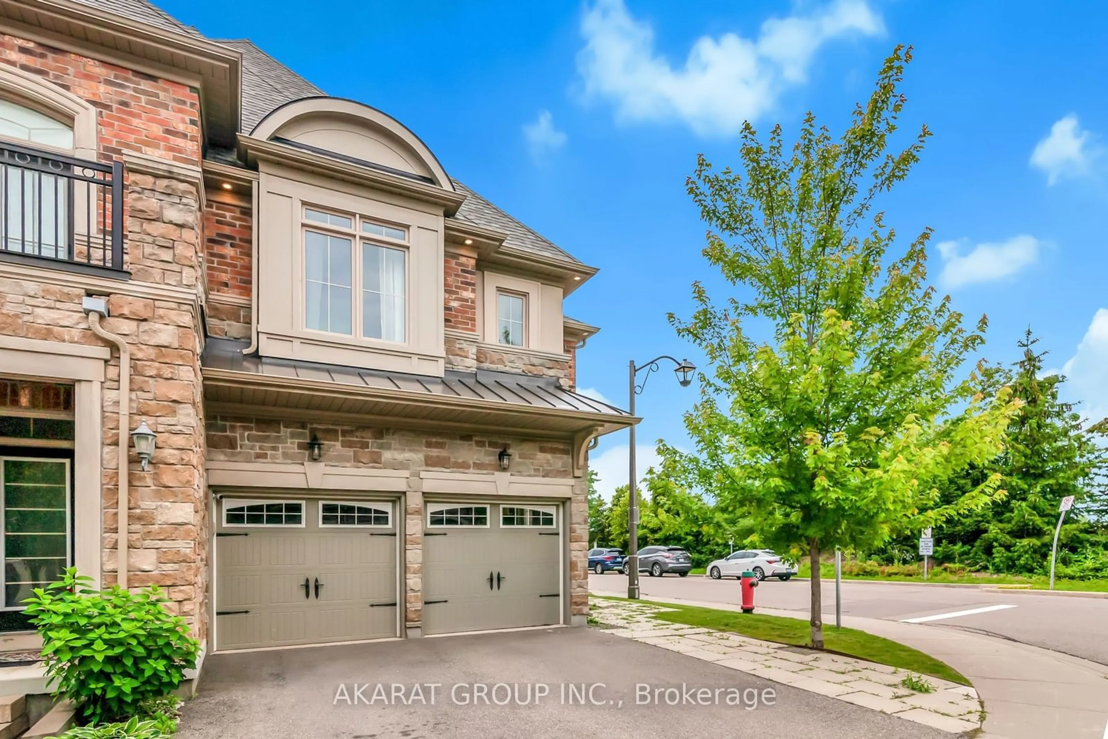 Home with brick exterior material for 2486 Village Common Dr, Oakville Ontario L6M 0S2