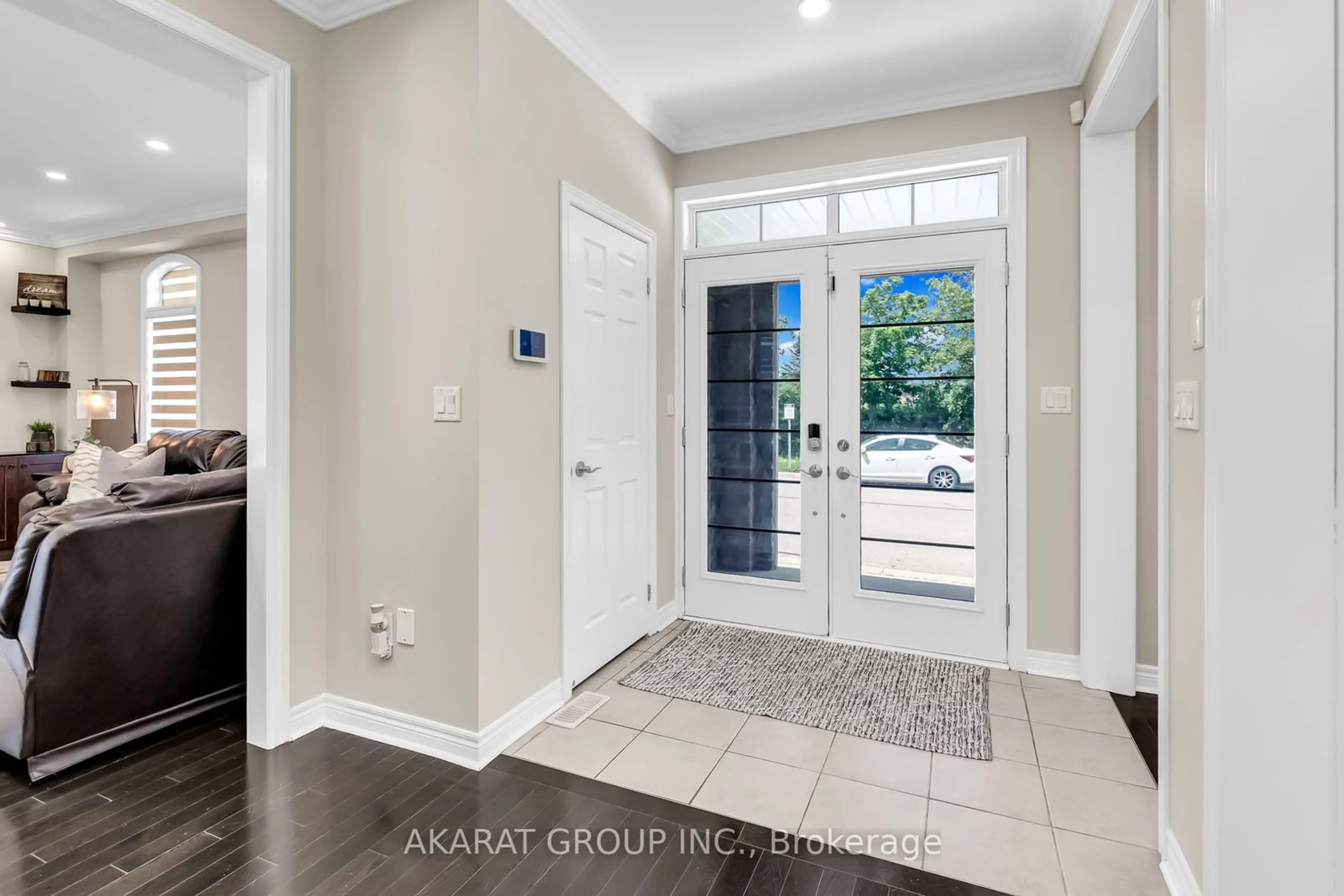 Indoor entryway, wood floors for 2486 Village Common Dr, Oakville Ontario L6M 0S2