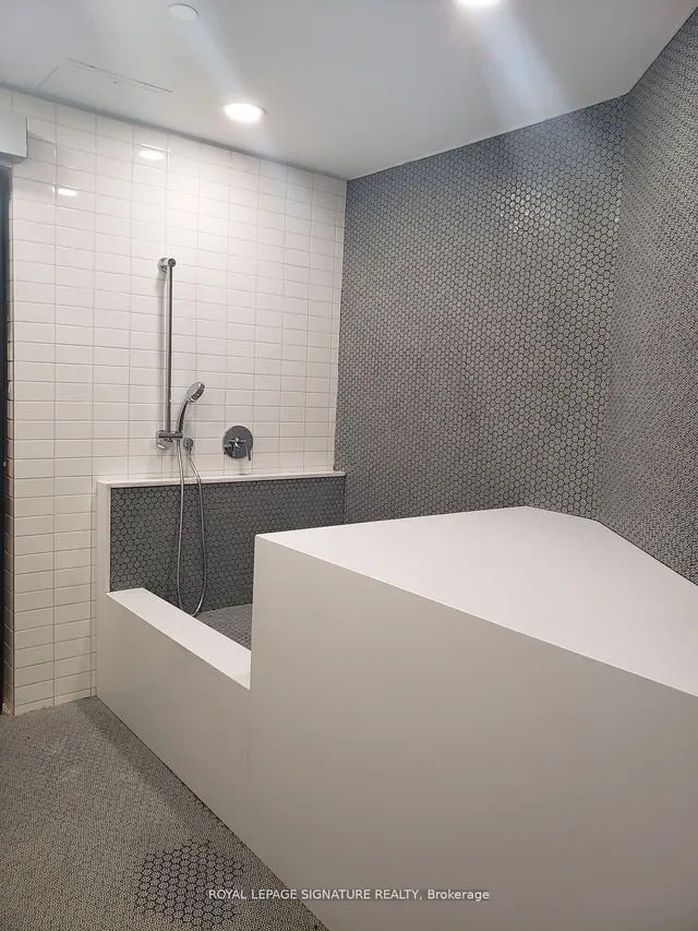 Additional property image - 405 Dundas St Unit 613
