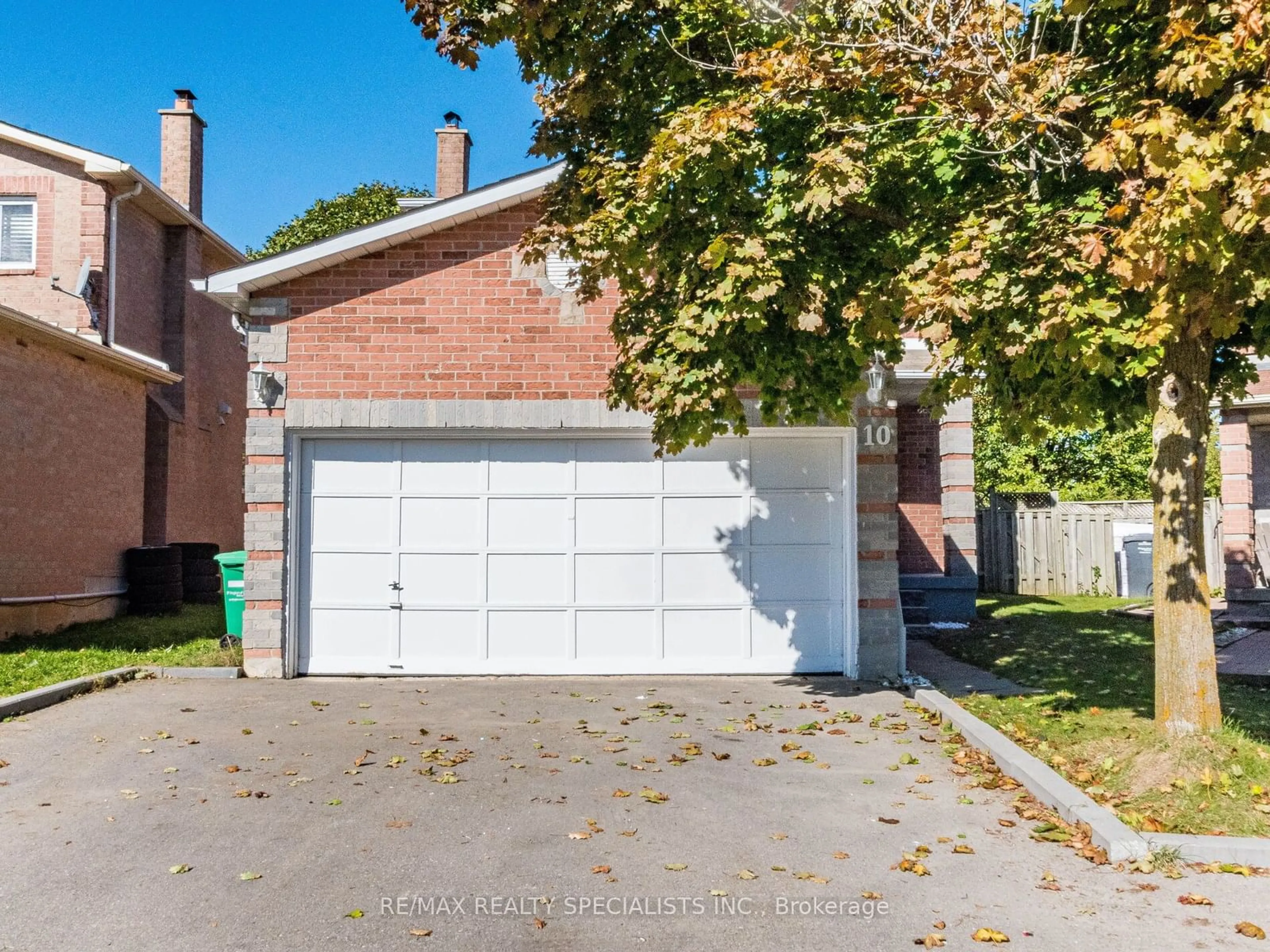 Frontside or backside of a home, the street view for 10 Aster Crt, Brampton Ontario L6V 3P2