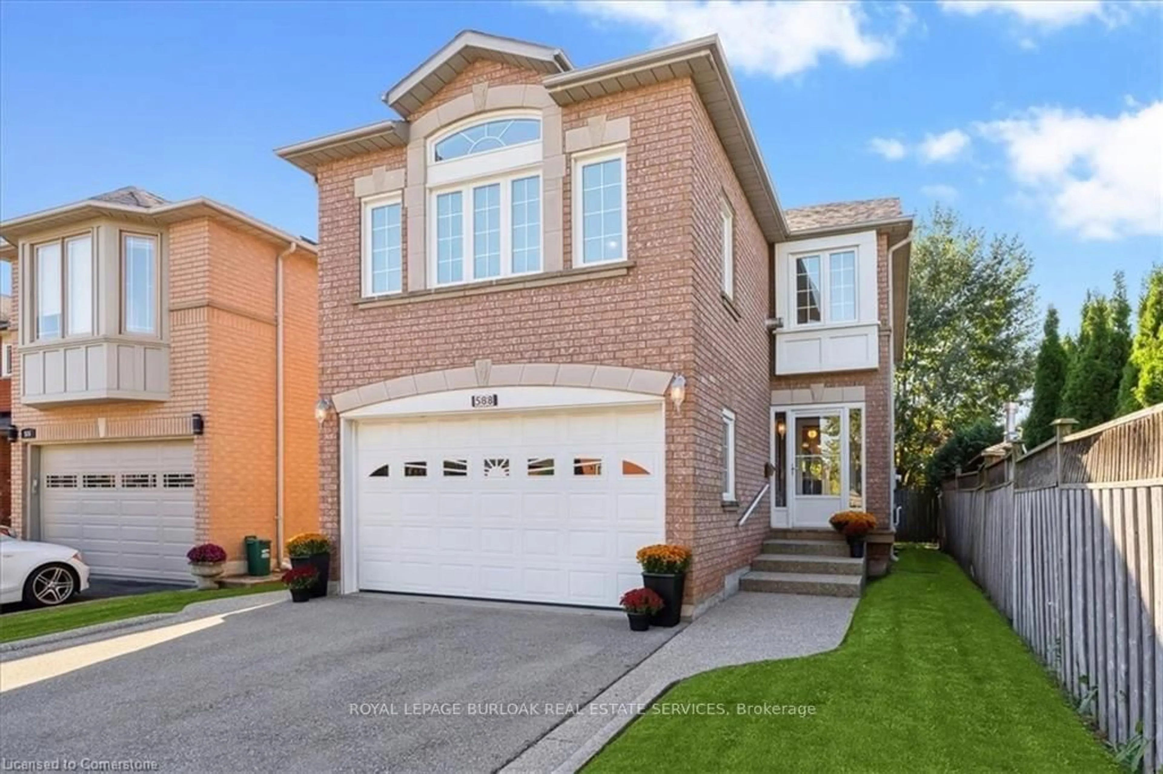 Home with brick exterior material for 588 Fothergill Blvd, Burlington Ontario L7L 6E1