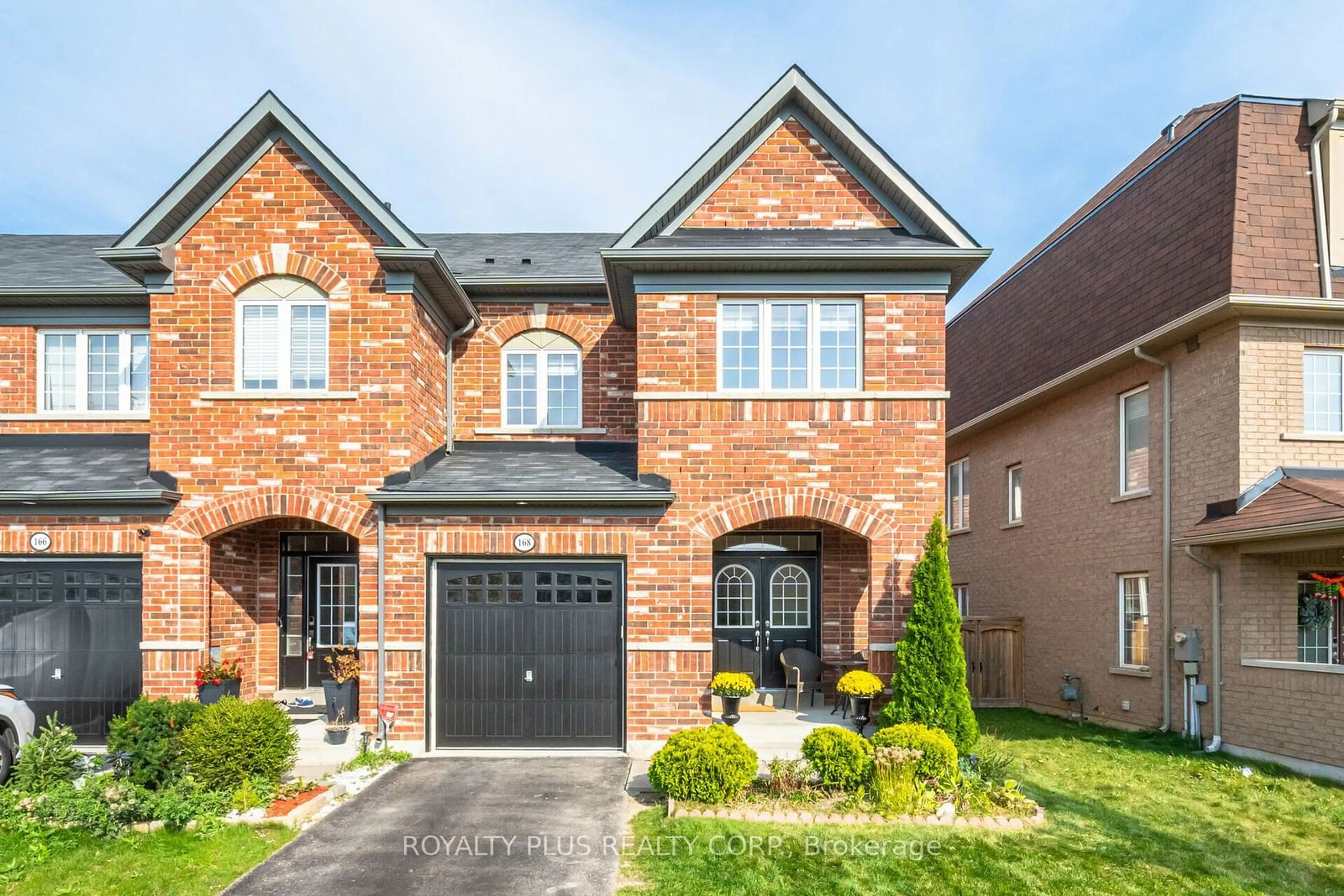 Home with brick exterior material for 168 Sussexvale Dr, Brampton Ontario L6R 3R1