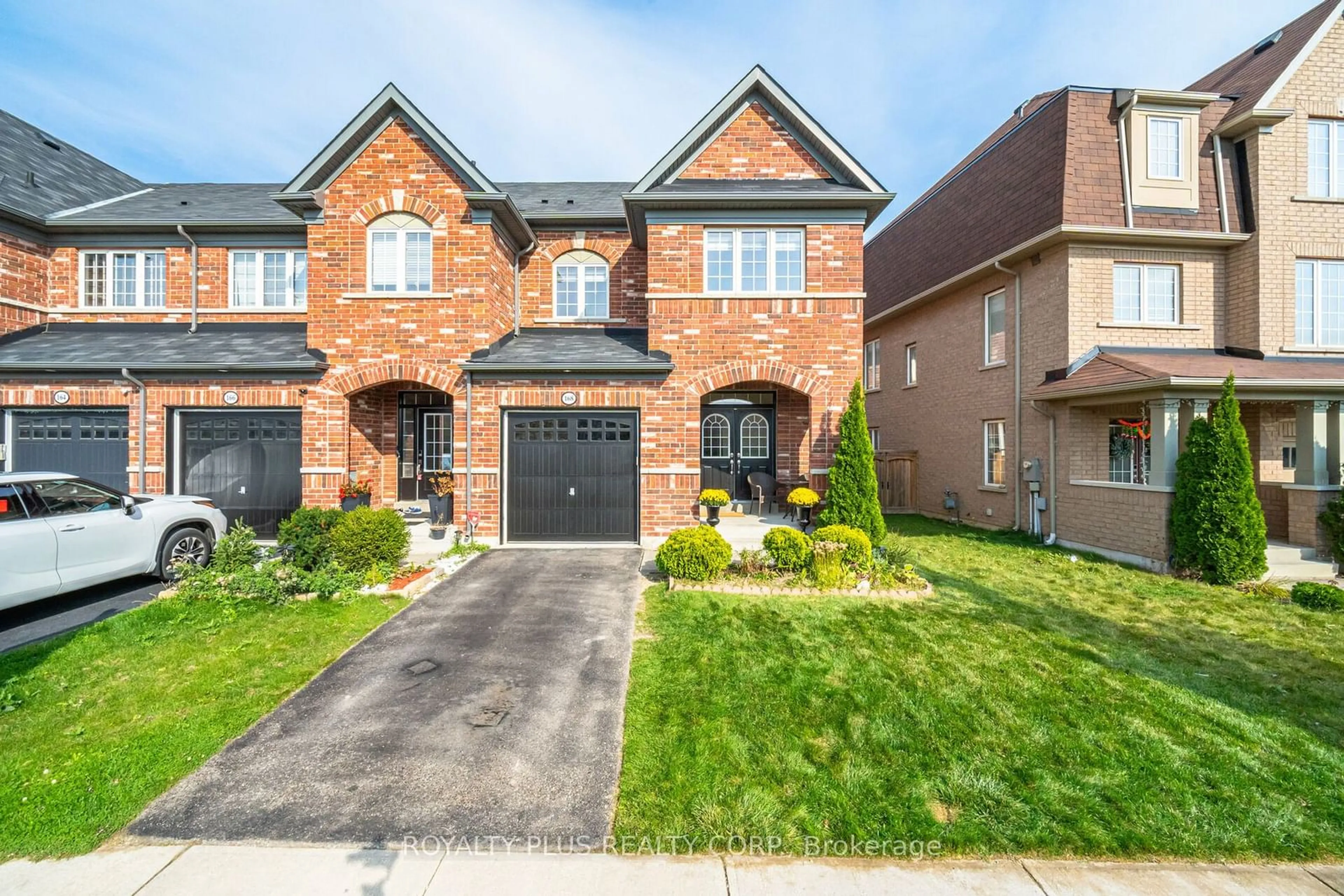 Home with brick exterior material for 168 Sussexvale Dr, Brampton Ontario L6R 3R1