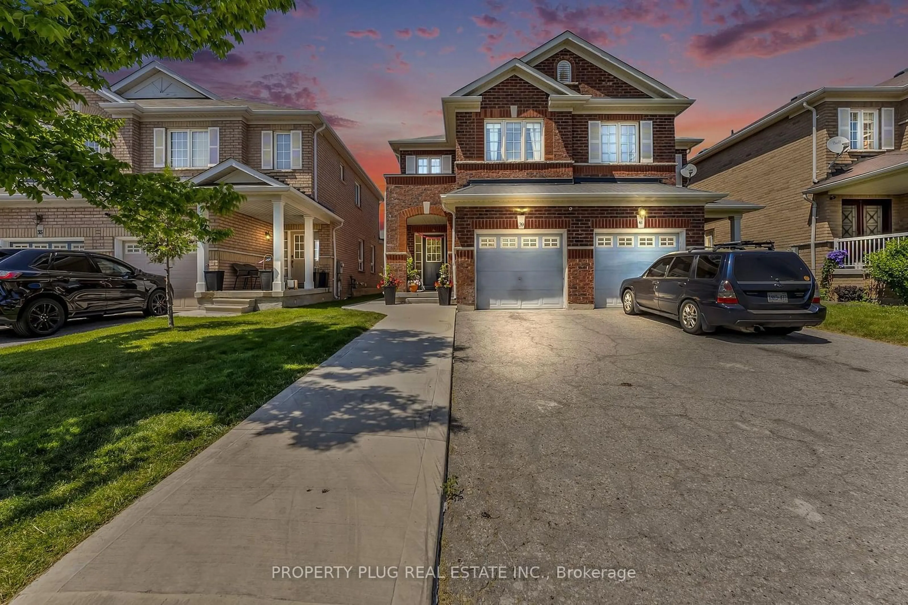 Frontside or backside of a home, the street view for 39 Spicebush Terr, Brampton Ontario L6X 0J4