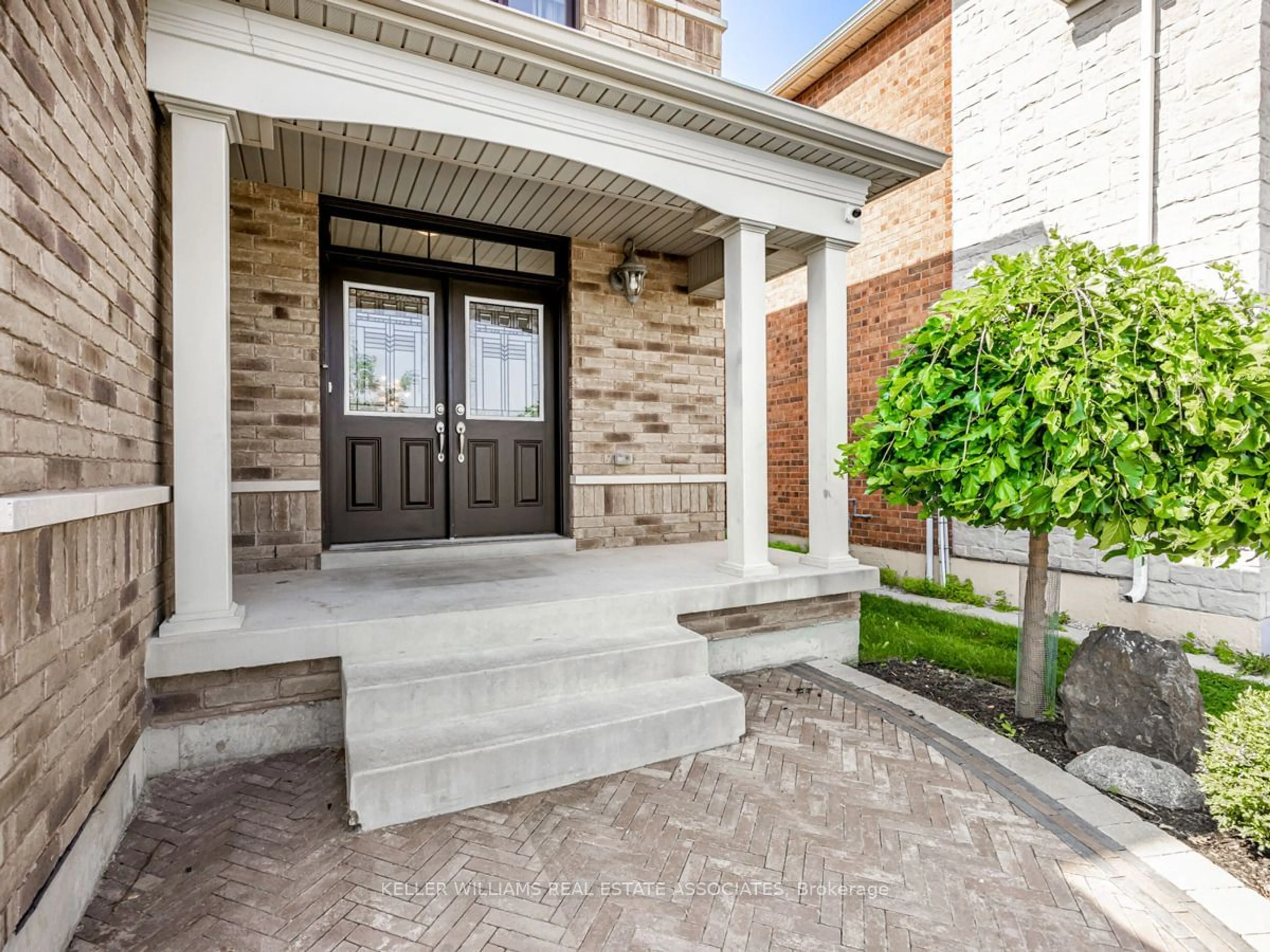 Home with brick exterior material for 24 Elwin Rd, Brampton Ontario L6X 5G7