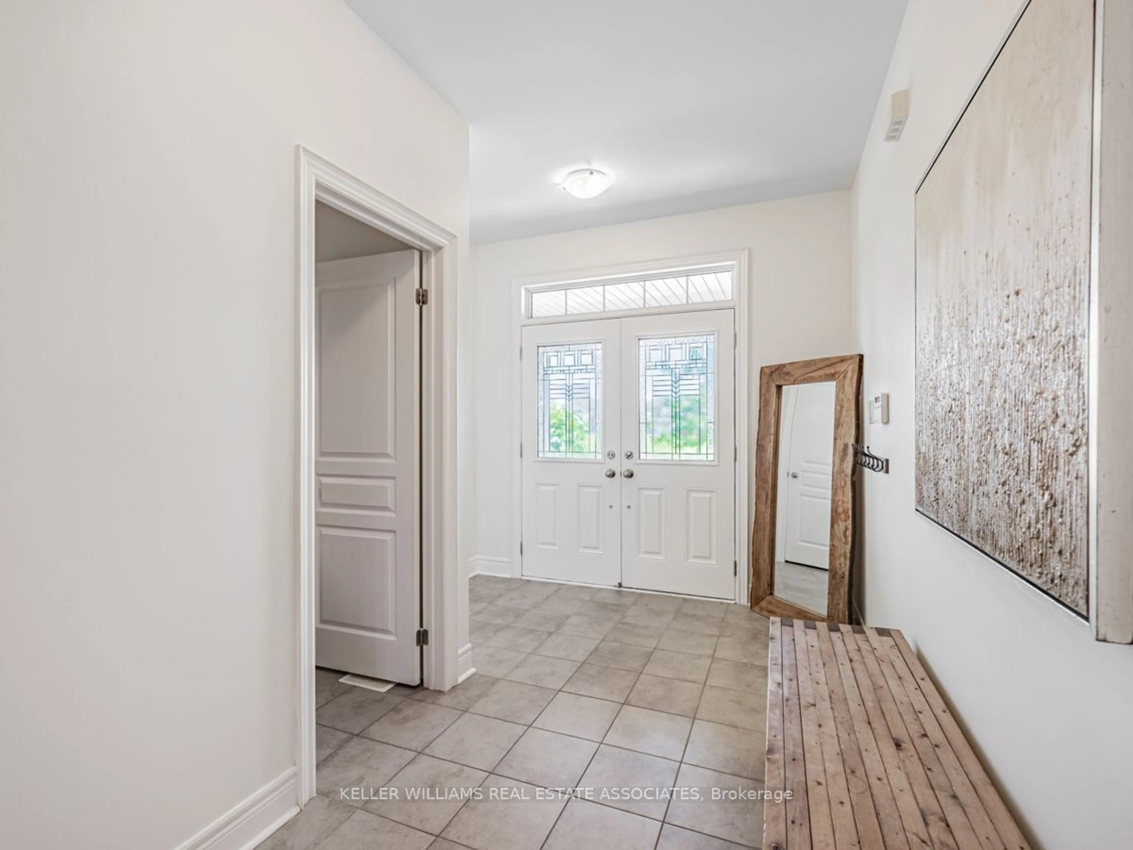 Indoor entryway, wood floors for 24 Elwin Rd, Brampton Ontario L6X 5G7