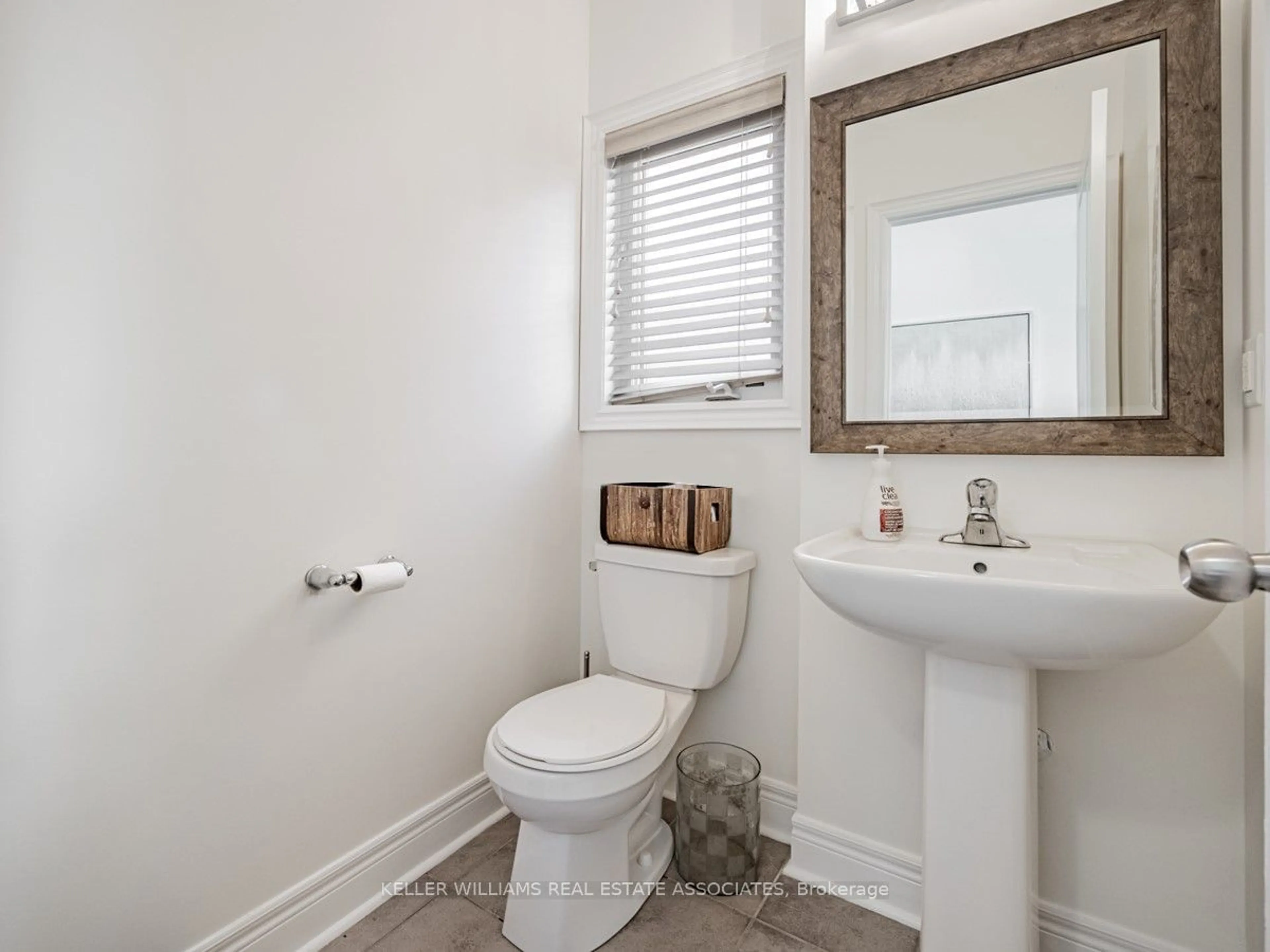 Standard bathroom, wood floors for 24 Elwin Rd, Brampton Ontario L6X 5G7