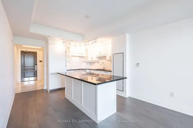 Additional property image - 2060 Lakeshore Rd Unit 406