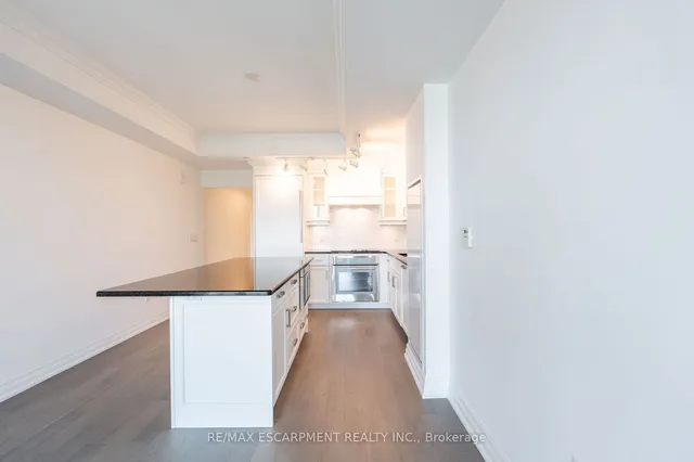 Additional property image - 2060 Lakeshore Rd Unit 406