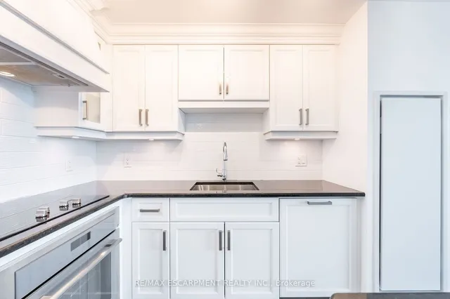 Additional property image - 2060 Lakeshore Rd Unit 406