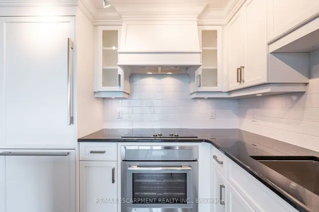 Additional property image - 2060 Lakeshore Rd Unit 406