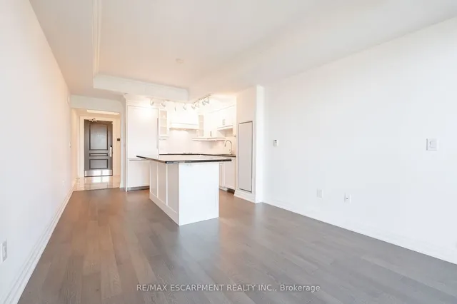 Additional property image - 2060 Lakeshore Rd Unit 406