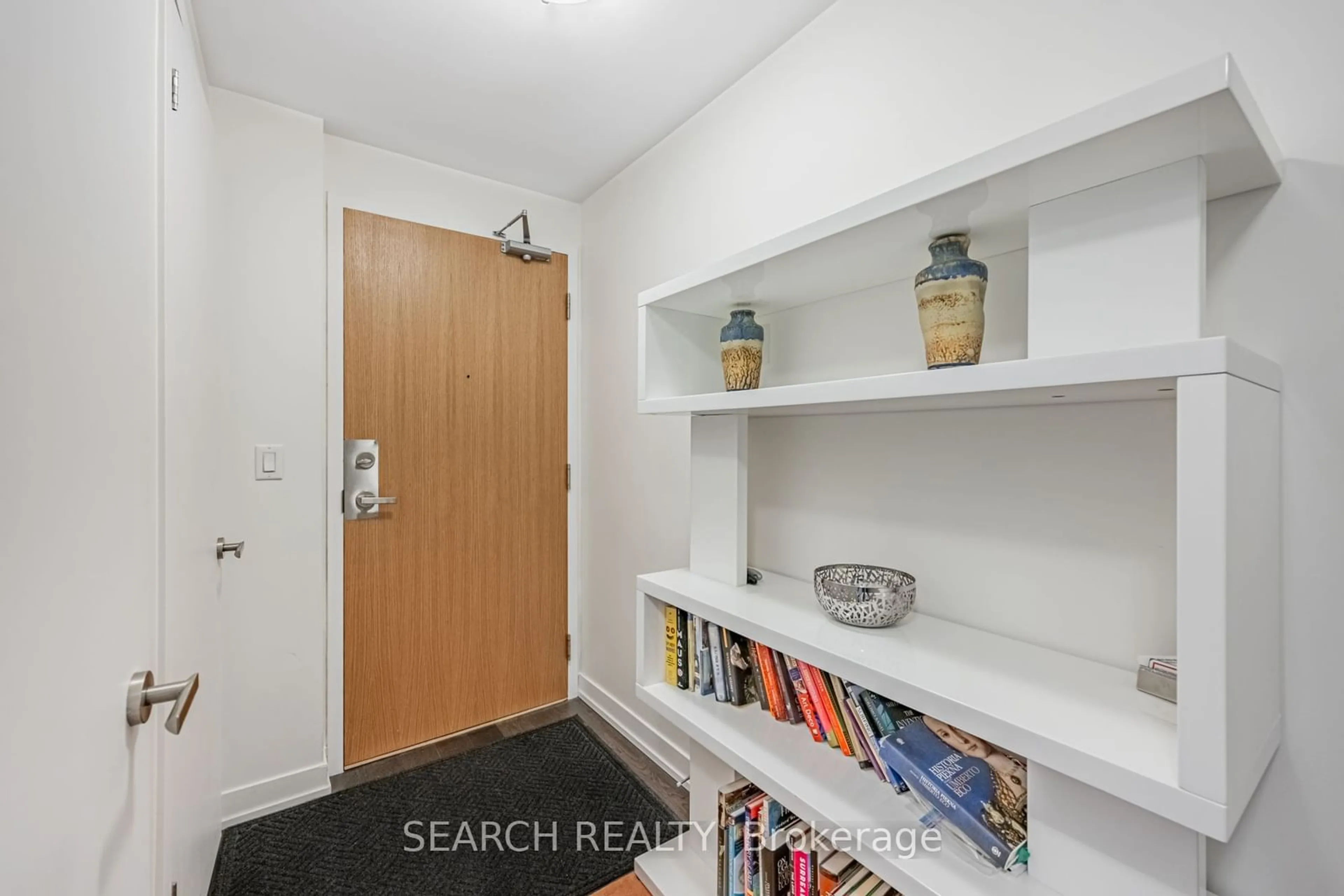 Indoor entryway, ceramic floors for 36 Howard Park Ave #303, Toronto Ontario M6R 0A5