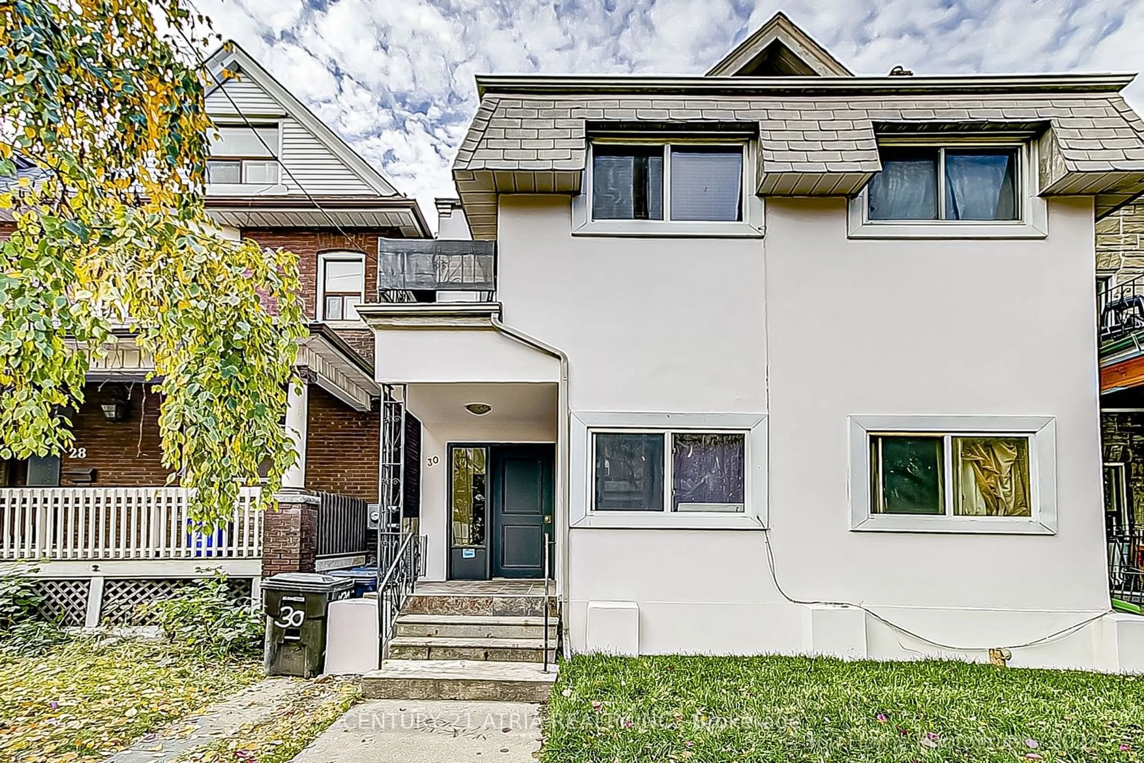 A pic from exterior of the house or condo, the street view for 30 Lansdowne Ave, Toronto Ontario M6K 2V8