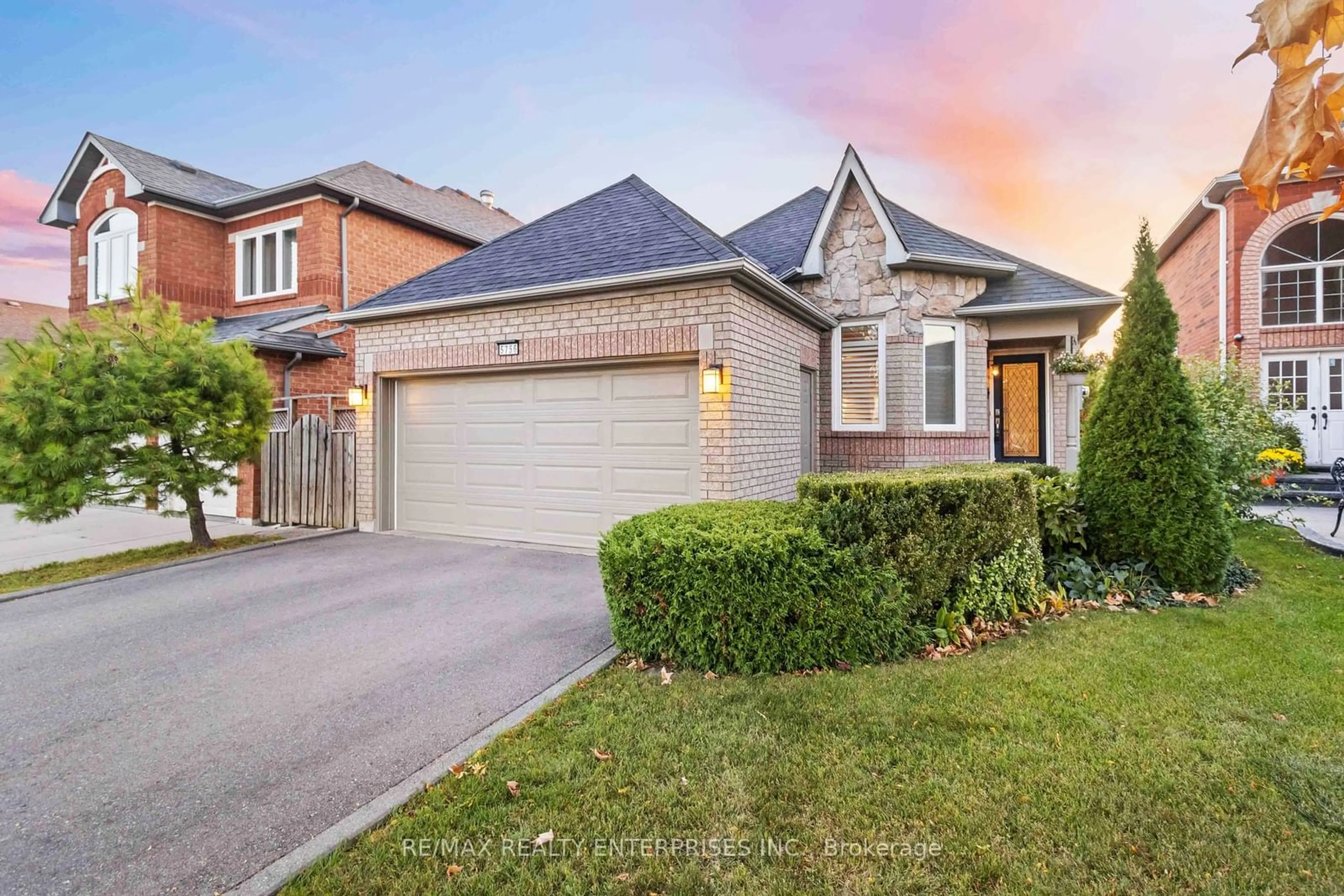 Frontside or backside of a home, the street view for 5756 Whitehorn Ave, Mississauga Ontario L5V 1W1