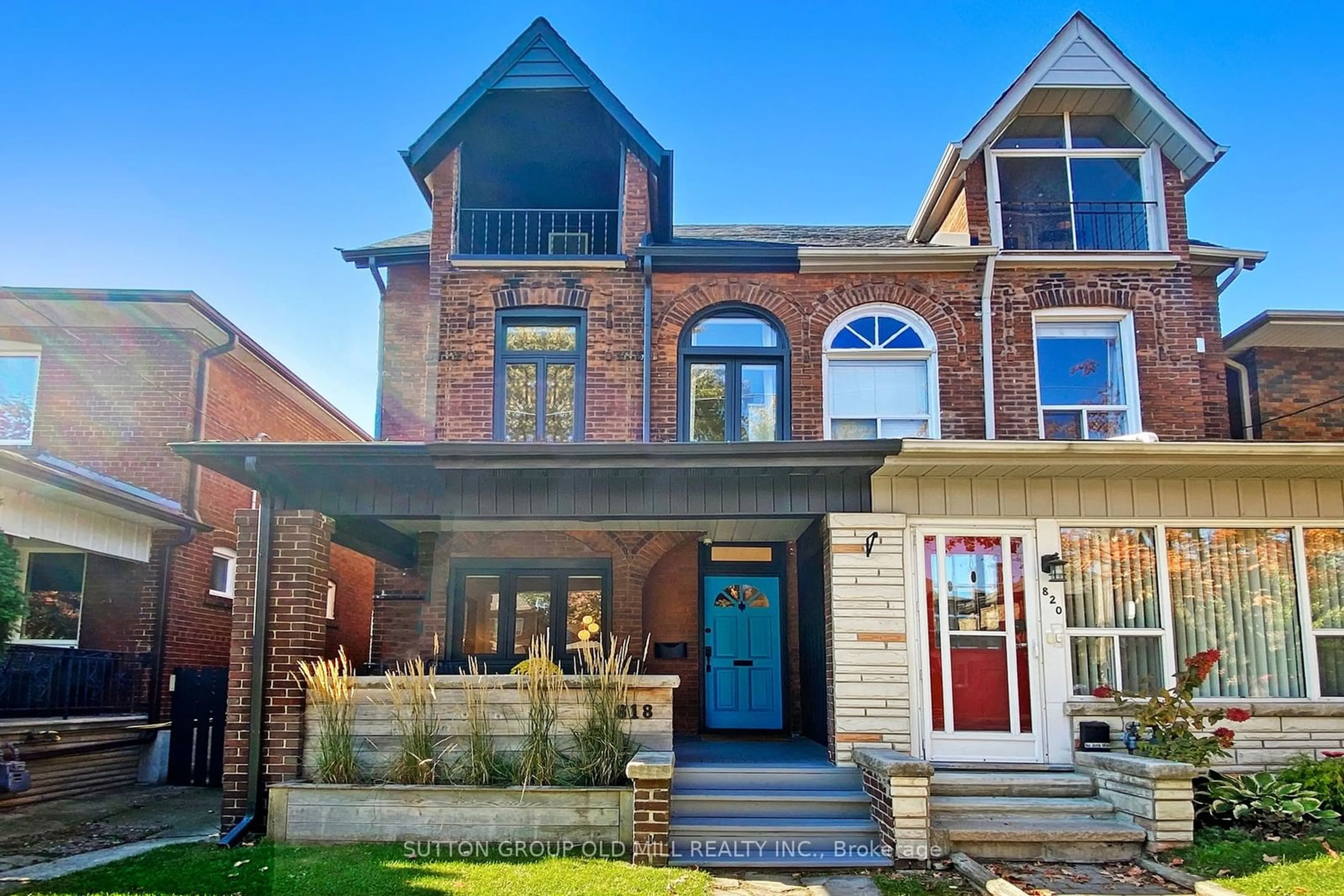 Home with brick exterior material for 818 Windermere Ave, Toronto Ontario M6S 3M6