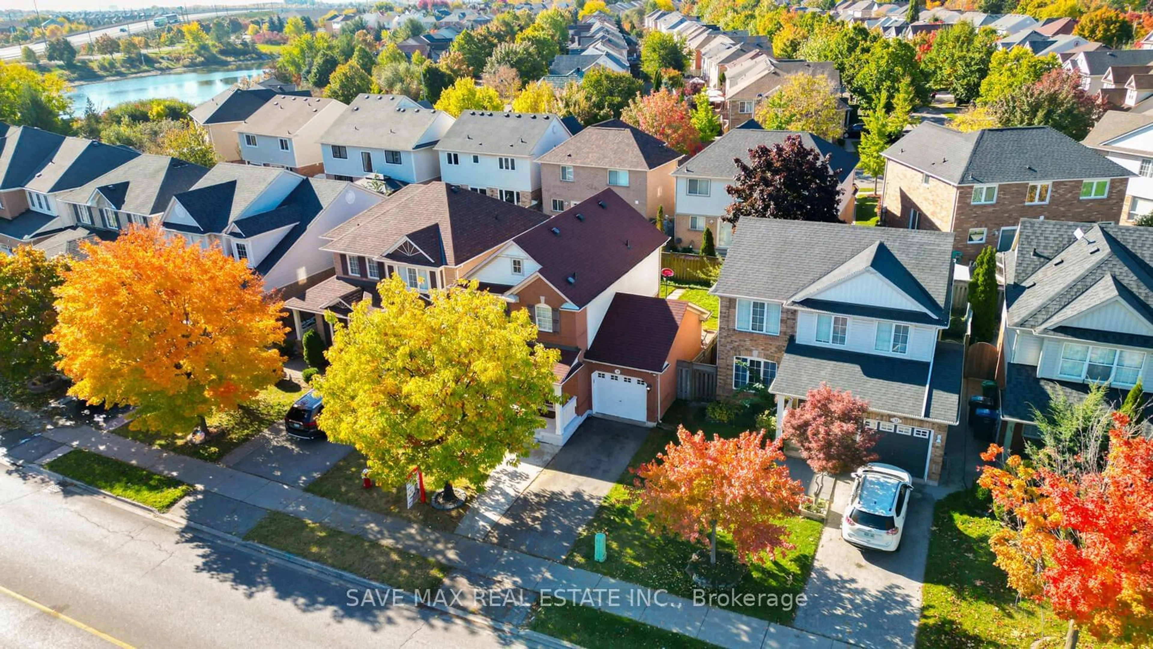 A pic from exterior of the house or condo, the street view for 30 Worthington Ave, Brampton Ontario L7A 1M9