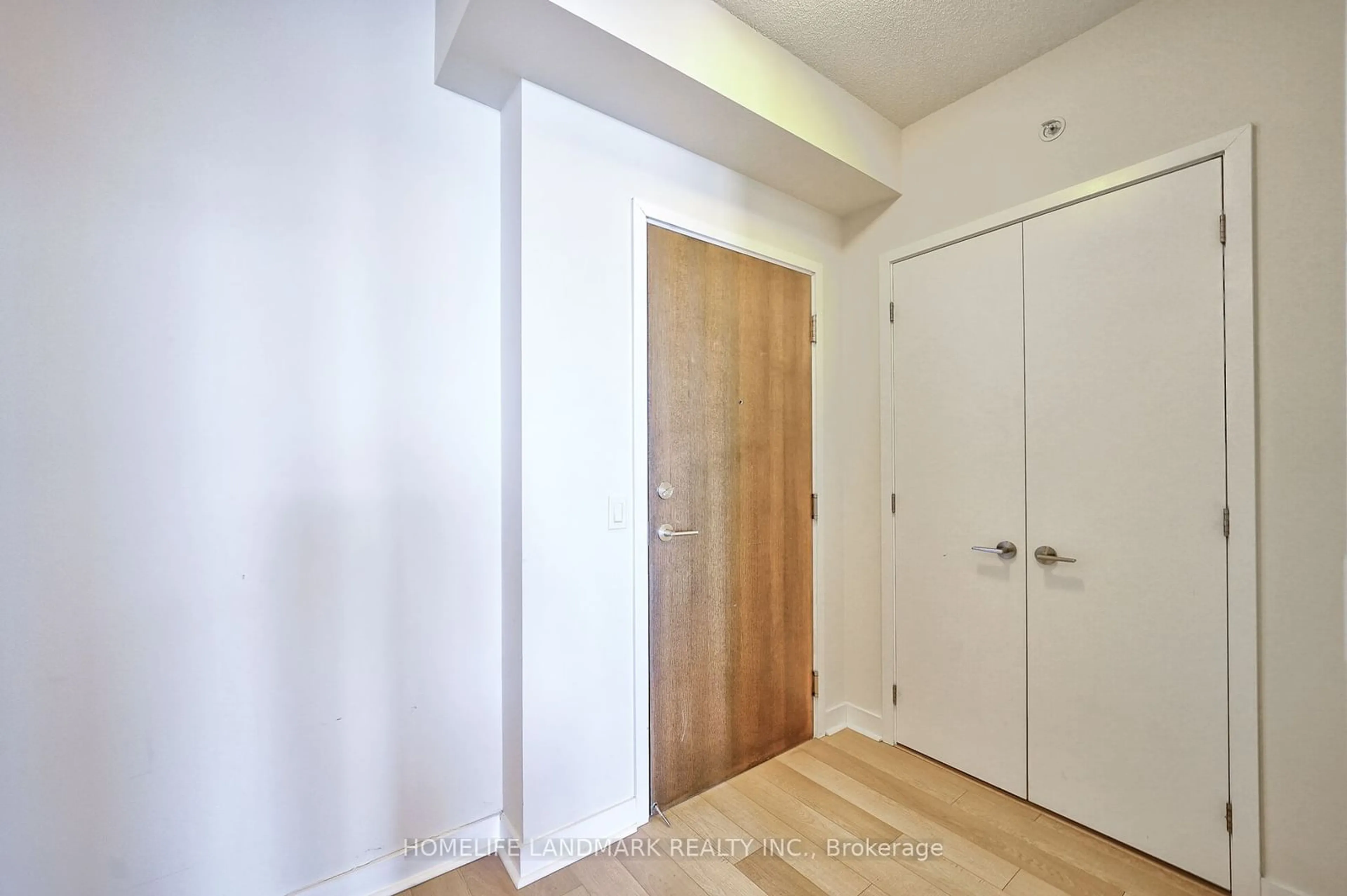 Indoor entryway, wood floors for 3975 Grand Park Dr #4310, Mississauga Ontario L5B 0K4