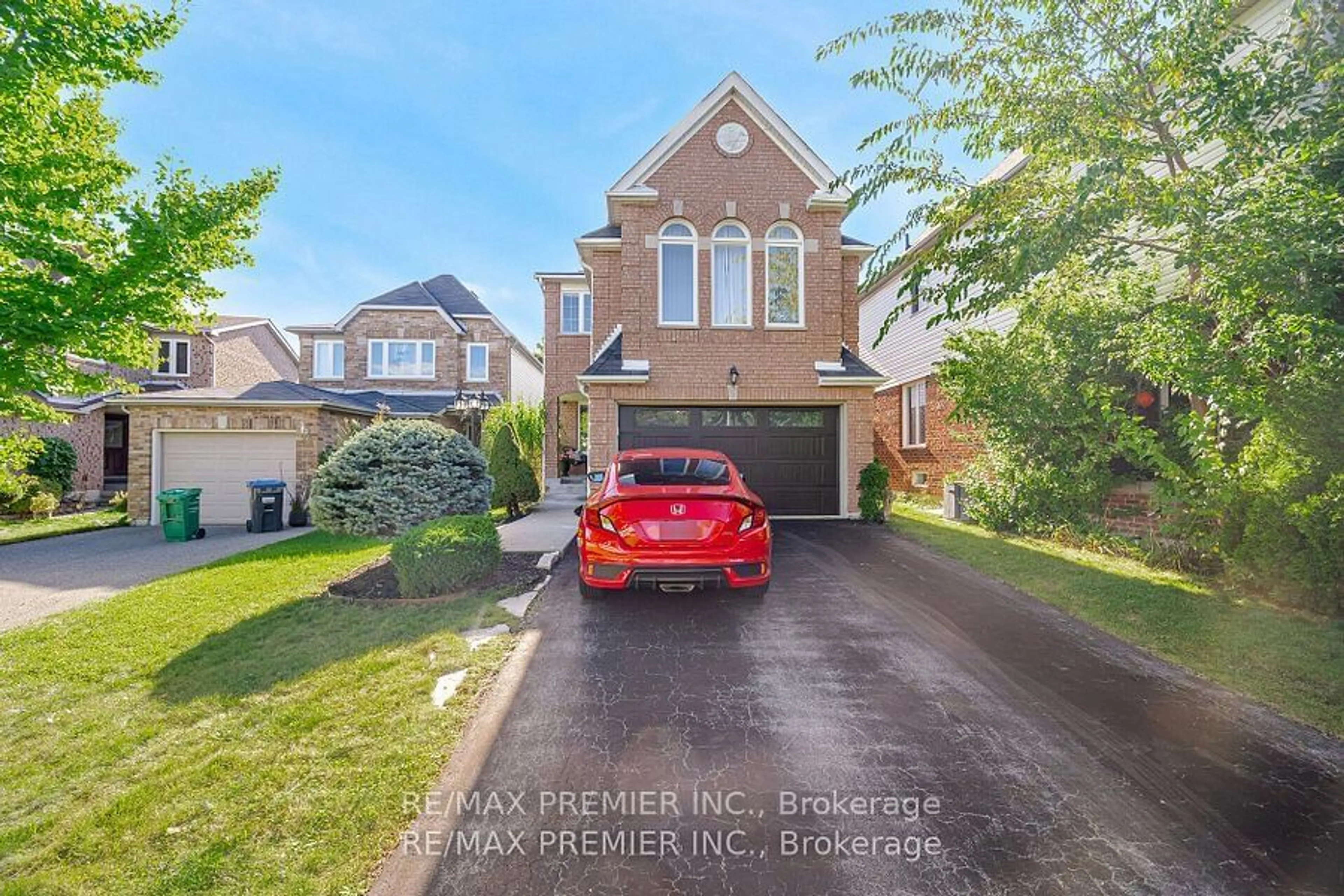 Frontside or backside of a home, the street view for 37 Furrows End, Brampton Ontario L6Z 4S5