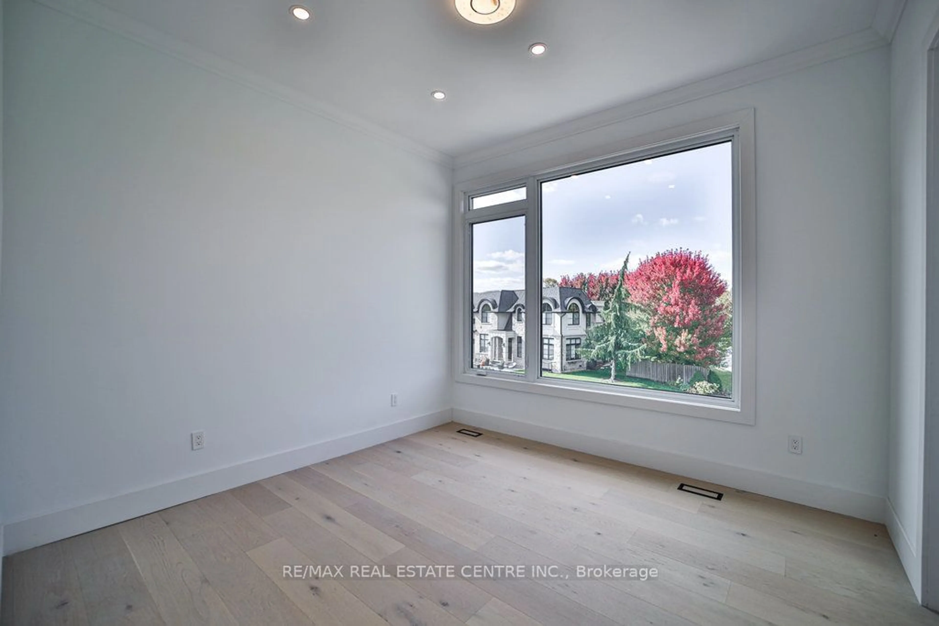 A pic of a room, wood floors for 1372 Wren Ave, Oakville Ontario L6L 2V6