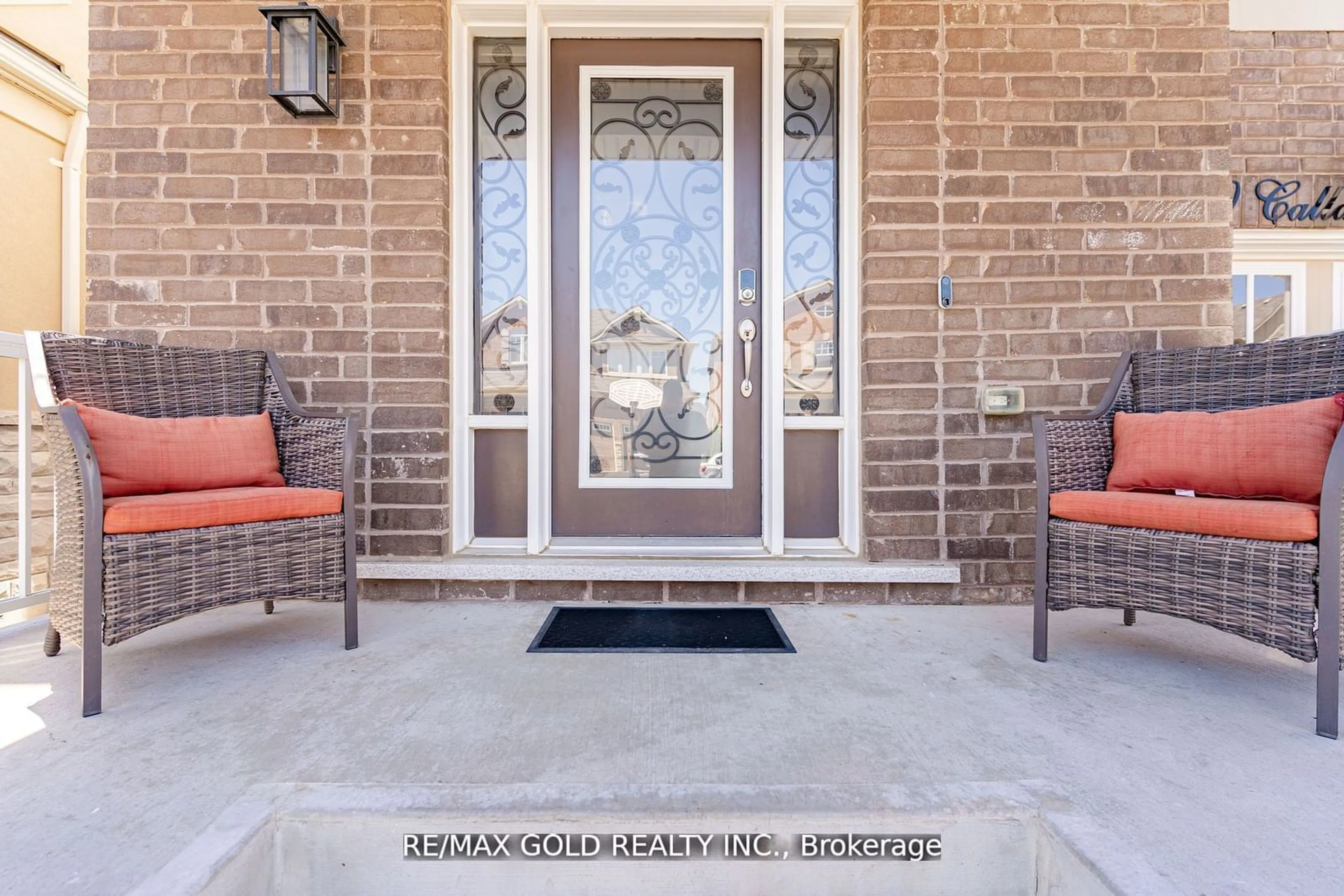 Indoor entryway, ceramic floors for 30 Callandar Rd, Brampton Ontario L7A 4T8