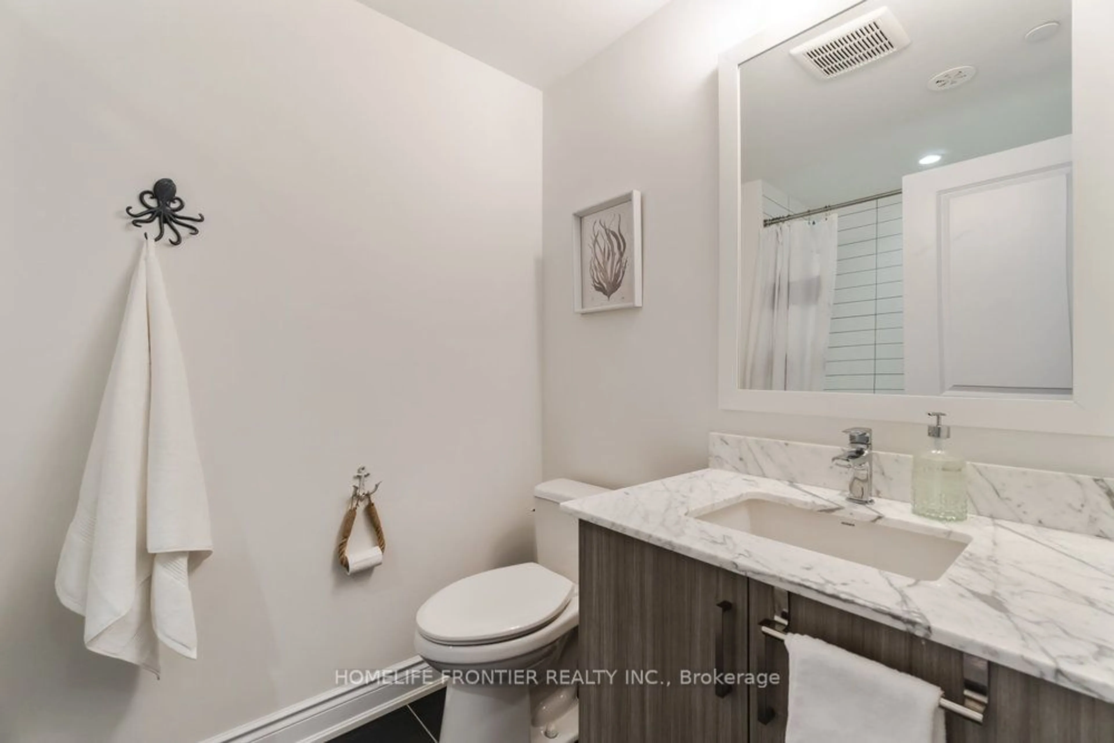 Standard bathroom for 80 Daisy Ave #21, Toronto Ontario M8W 0B7