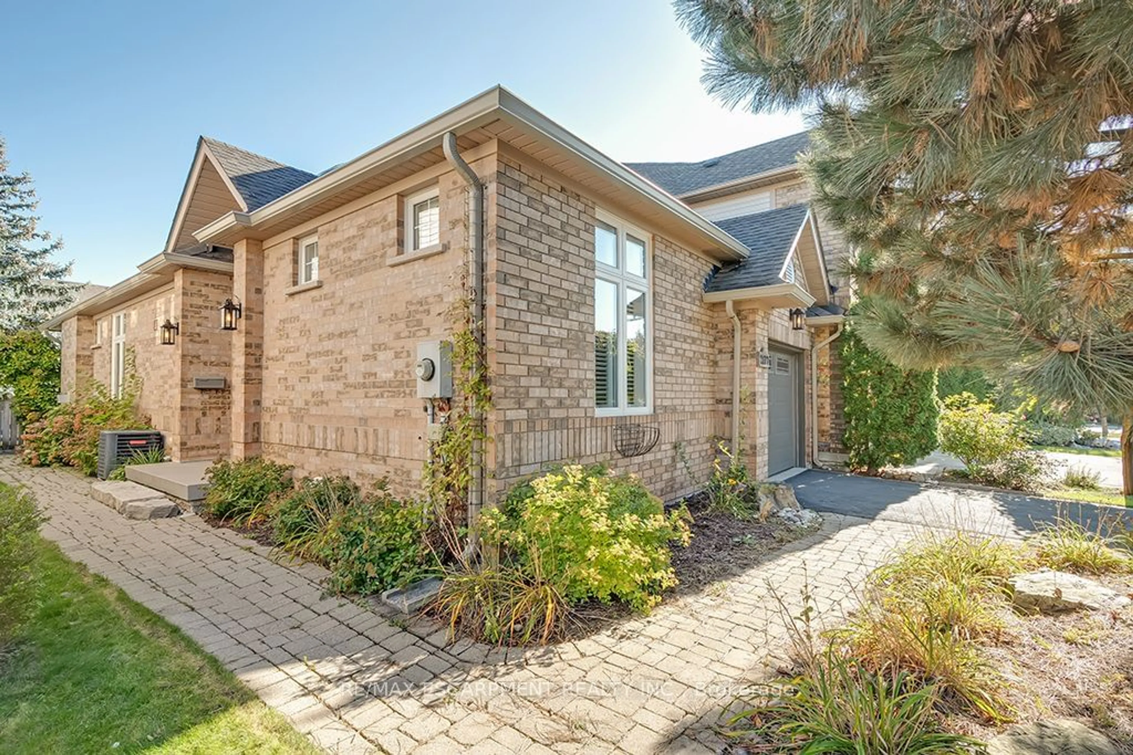 Home with brick exterior material for 2177 Forest Gate Park, Oakville Ontario L6M 4B3