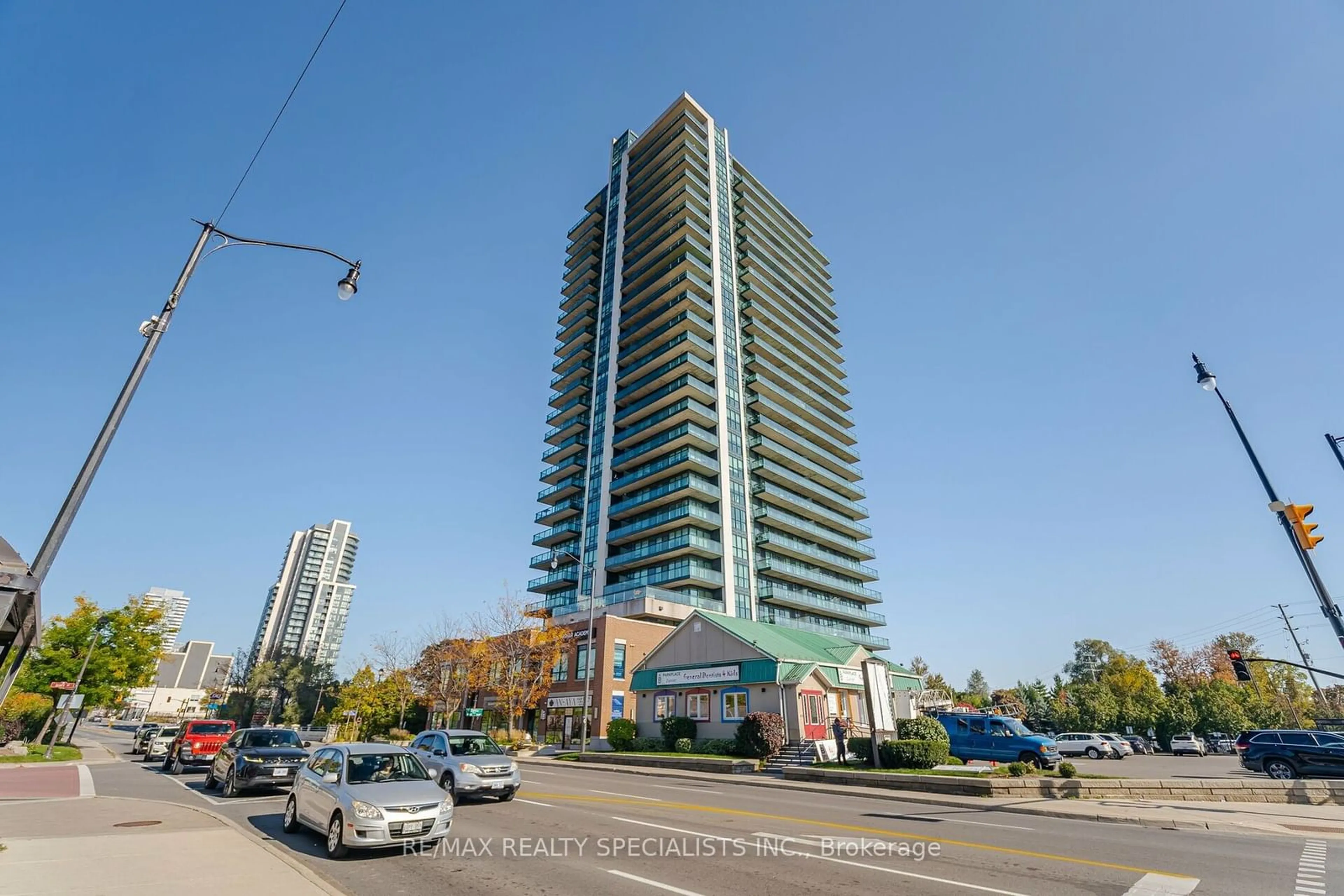 A pic from exterior of the house or condo, the front or back of building for 100 John St #1806, Brampton Ontario L6W 0A8