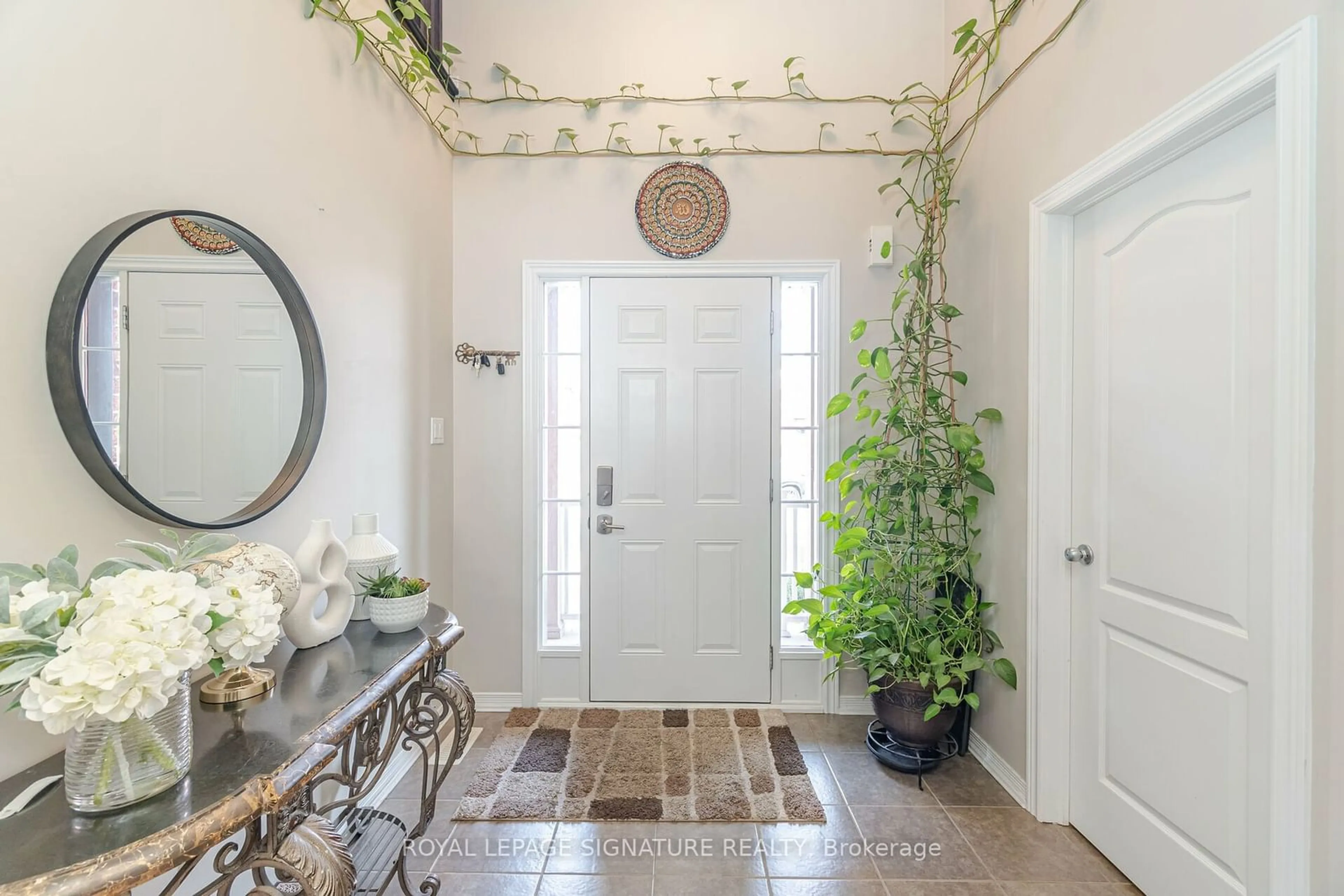 Indoor entryway, ceramic floors for 14 Aiken Cres, Orangeville Ontario L9W 4V2