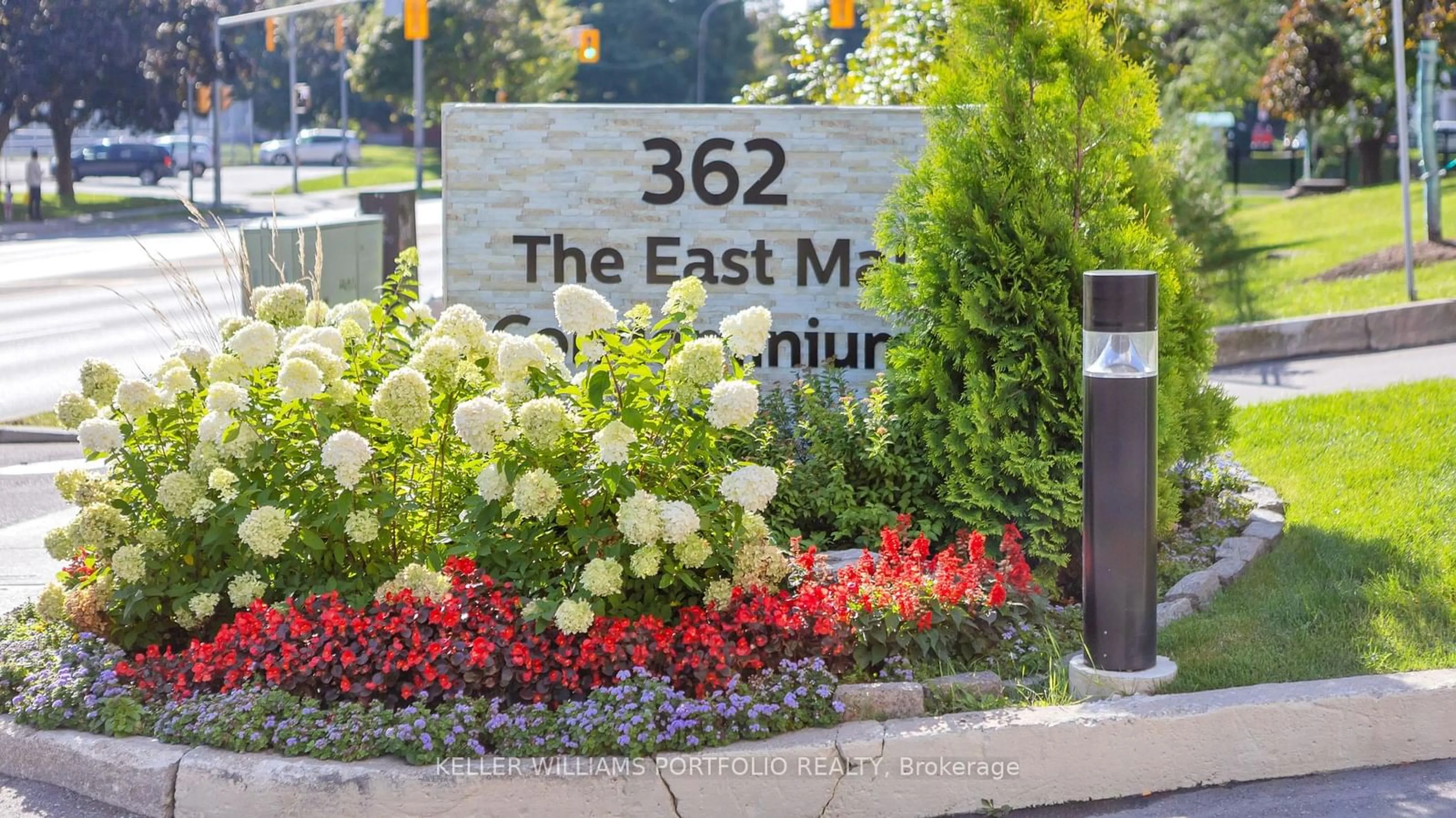 Indoor foyer for 362 The East Mall #1006, Toronto Ontario M9B 6C4