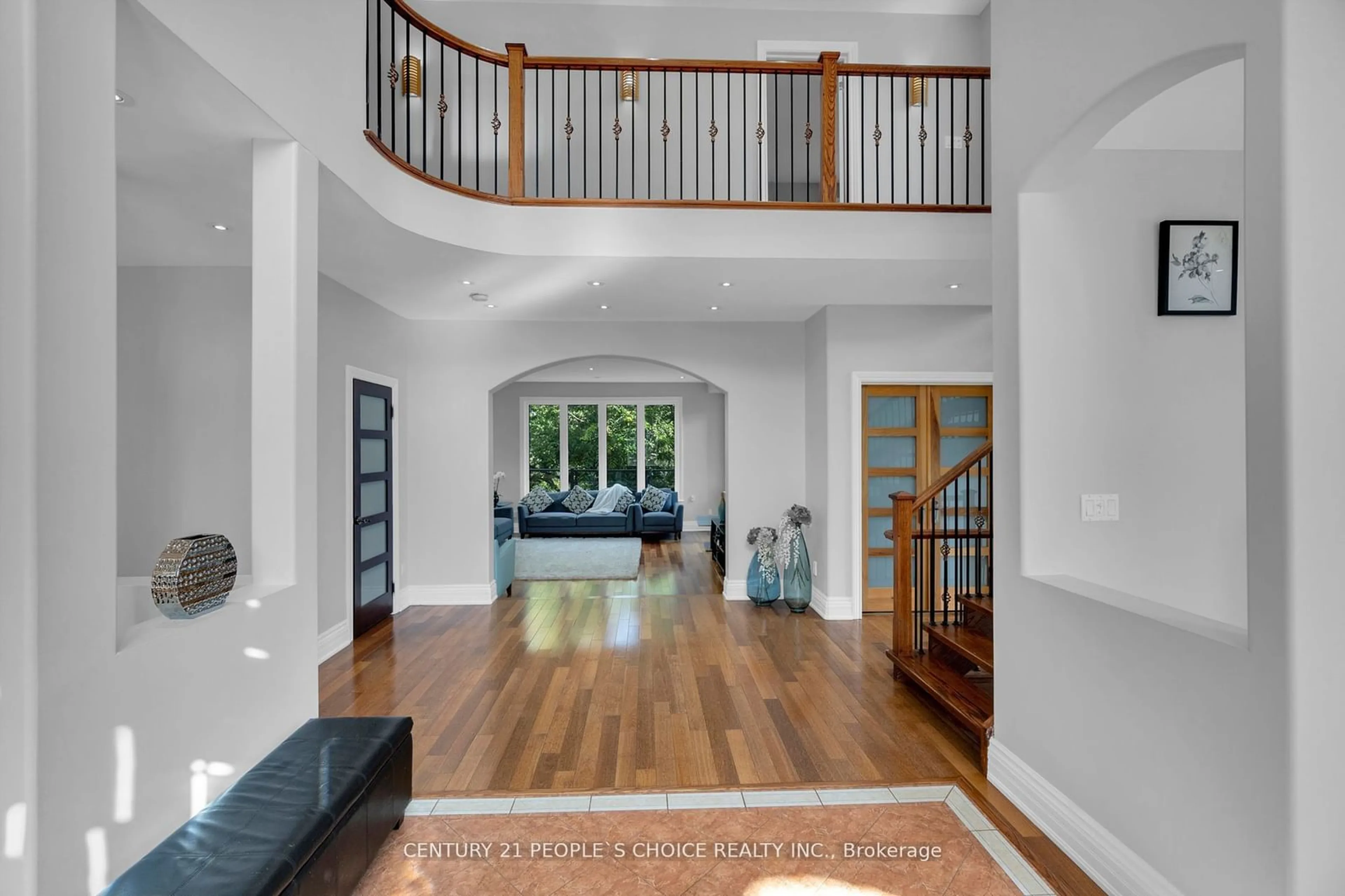 Indoor foyer, wood floors for 3 Valley Hill Dr, Caledon Ontario L7E 0B8