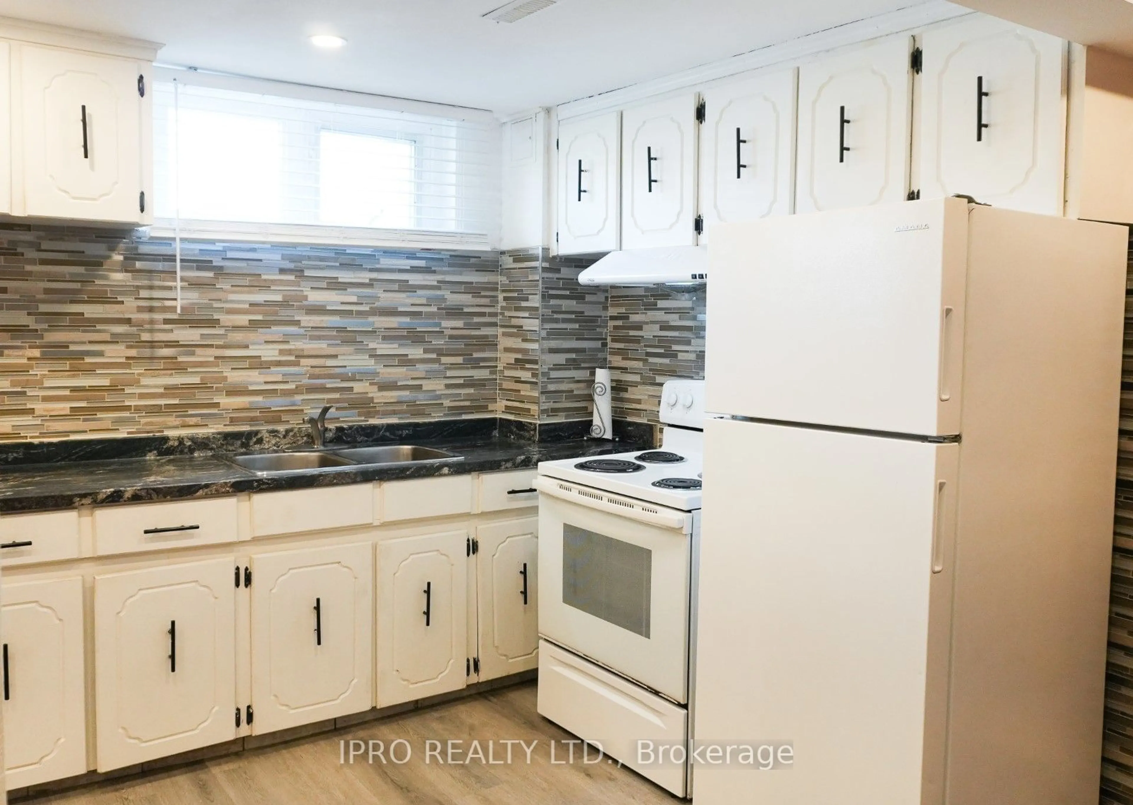 Standard kitchen for 11 Unser Gate, Toronto Ontario M9M 1Y6