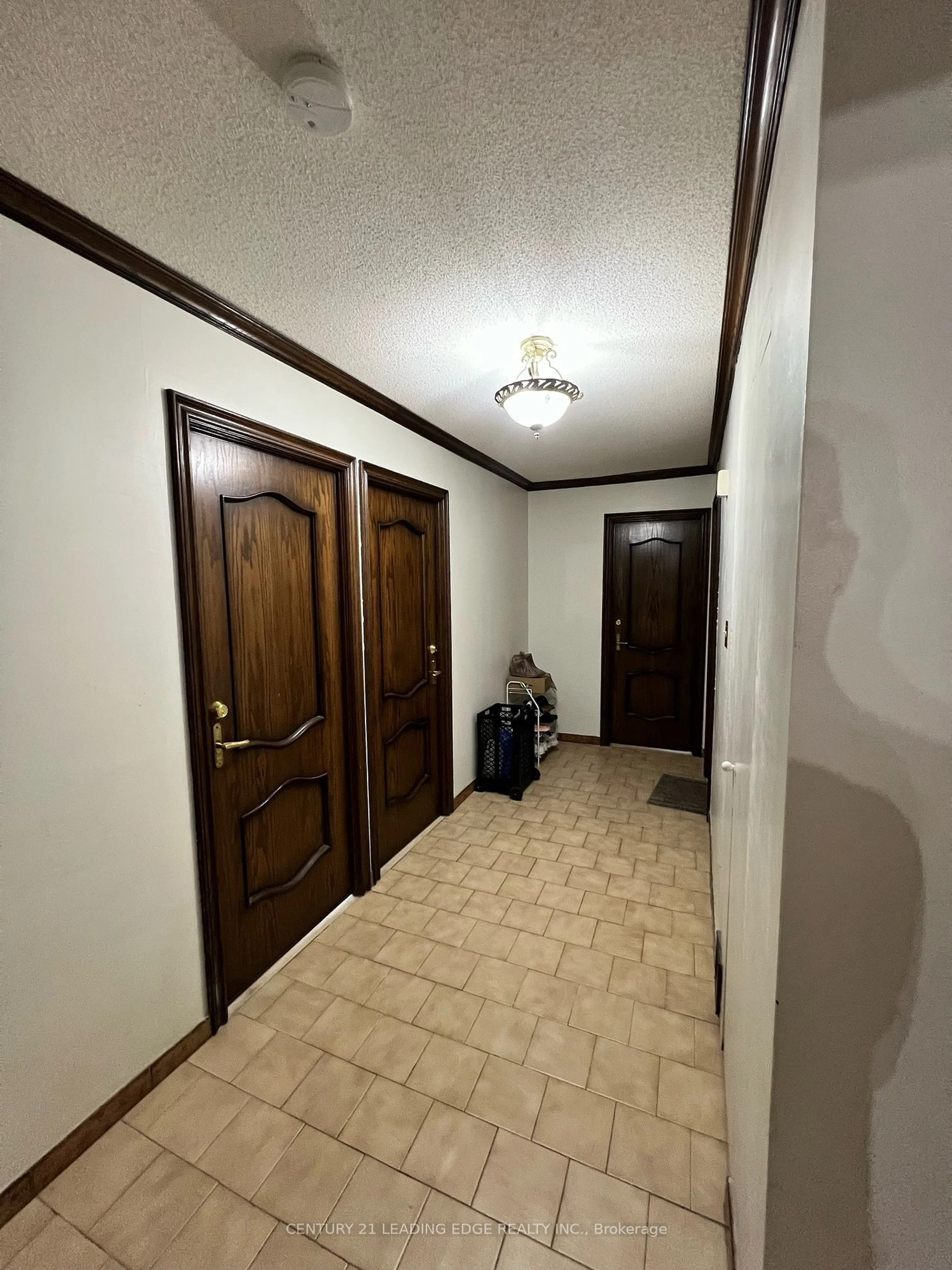 Indoor foyer, unknown floor for 31 Four Winds Dr #913, Toronto Ontario M3J 1K9