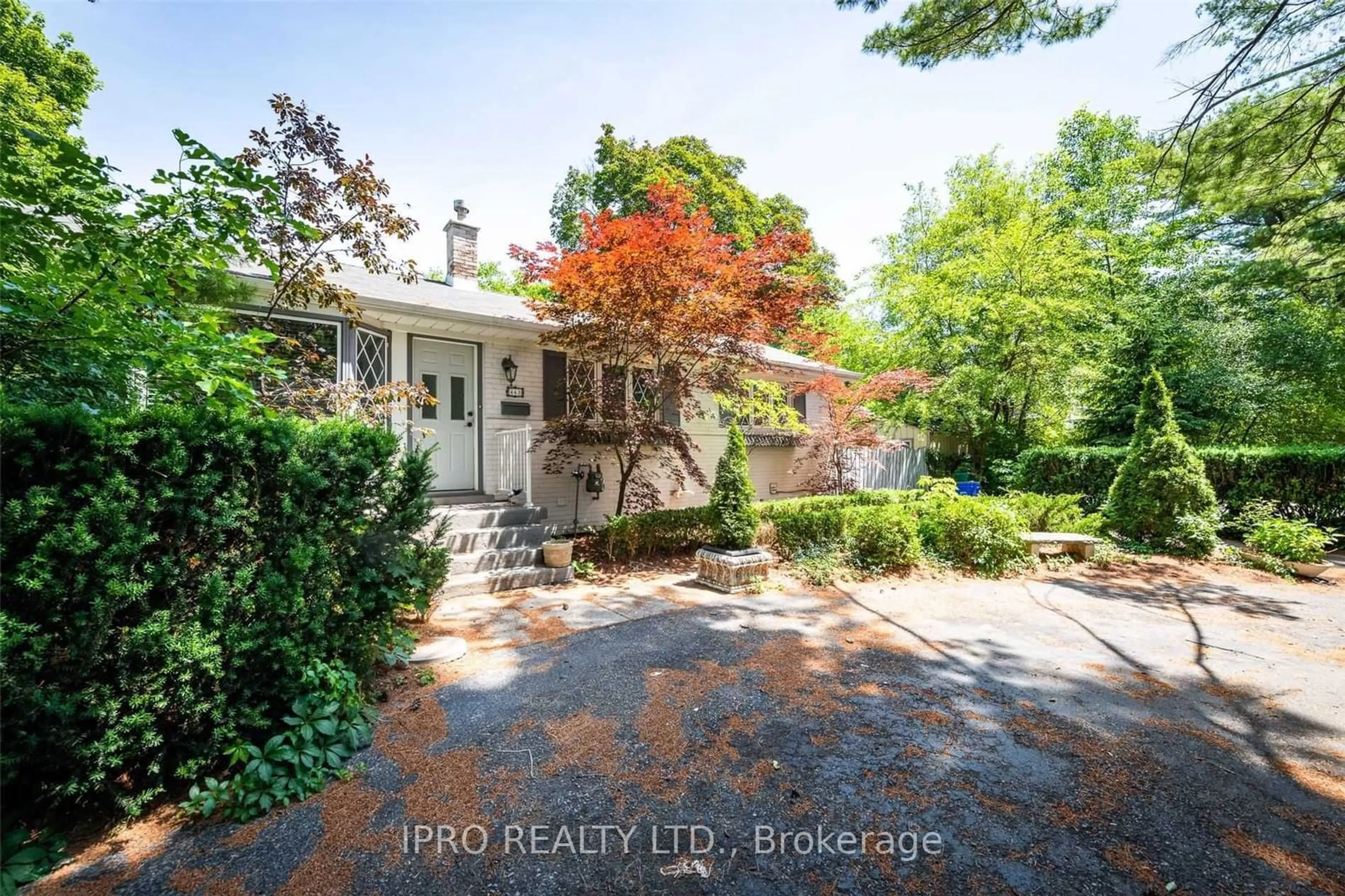 Frontside or backside of a home, cottage for 463 Drummond Rd, Oakville Ontario L6J 4L7