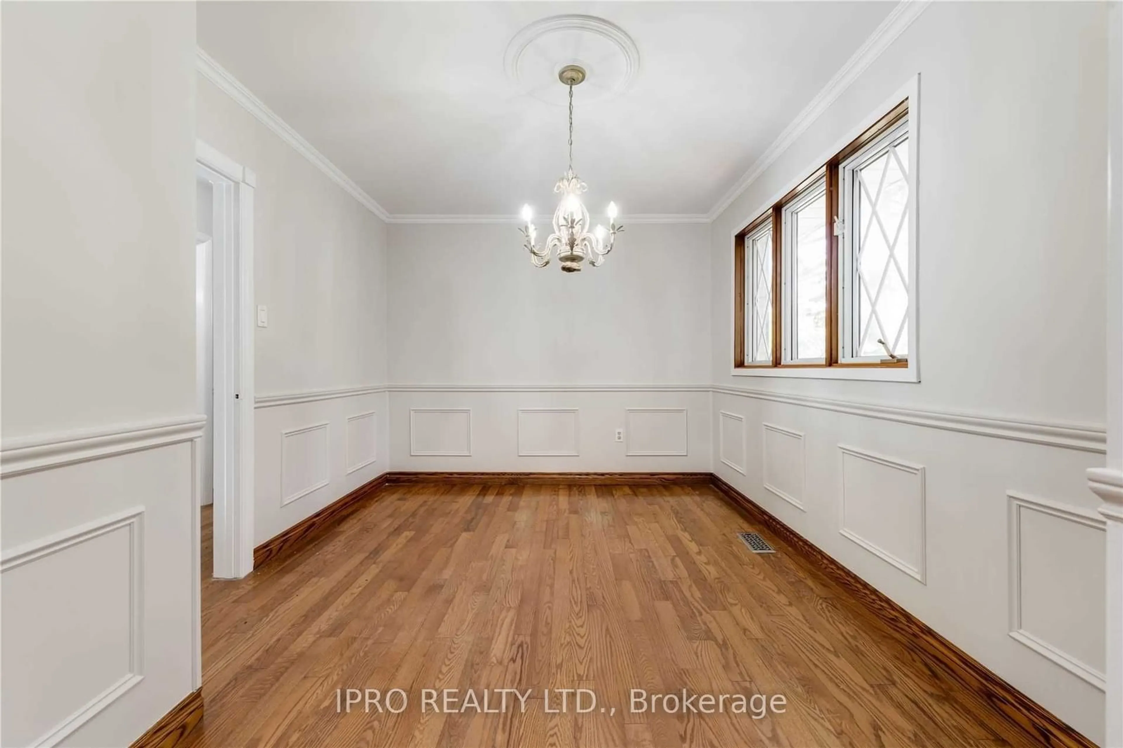 Dining room, wood floors, cottage for 463 Drummond Rd, Oakville Ontario L6J 4L7