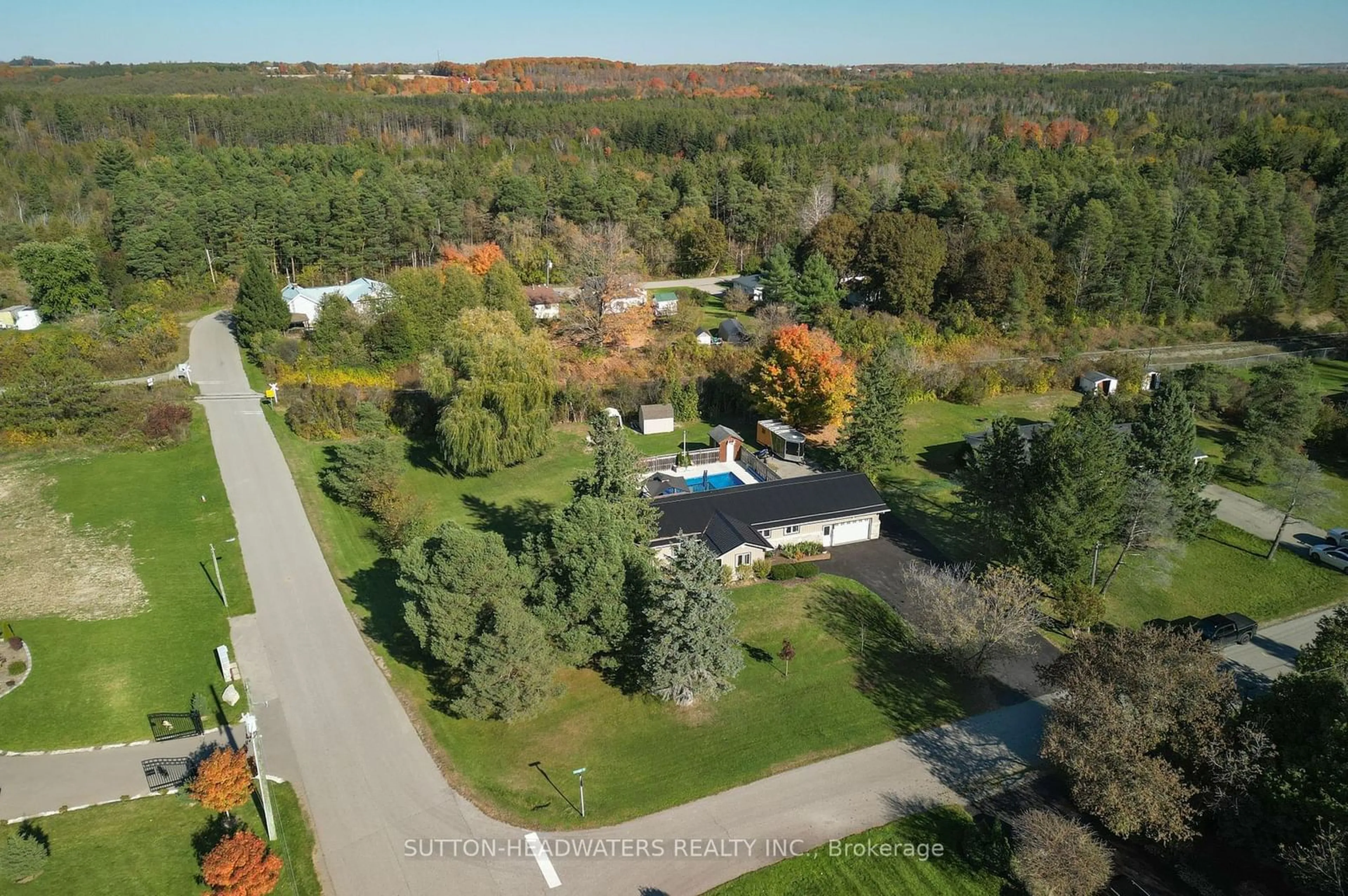 A pic from exterior of the house or condo, cottage for 53 Caledon St, Caledon Ontario L7K 0E2