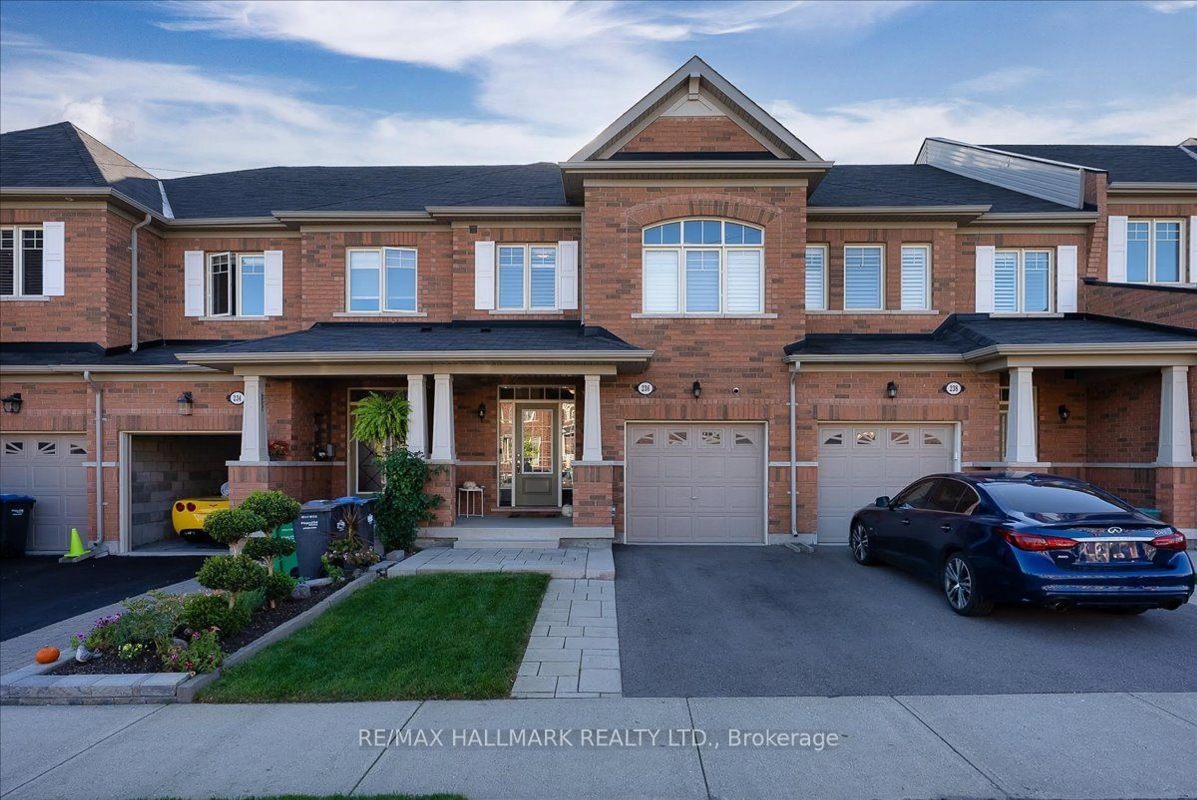 Home with brick exterior material for 236 Sky Harbour Dr, Brampton Ontario L6Y 2Z7