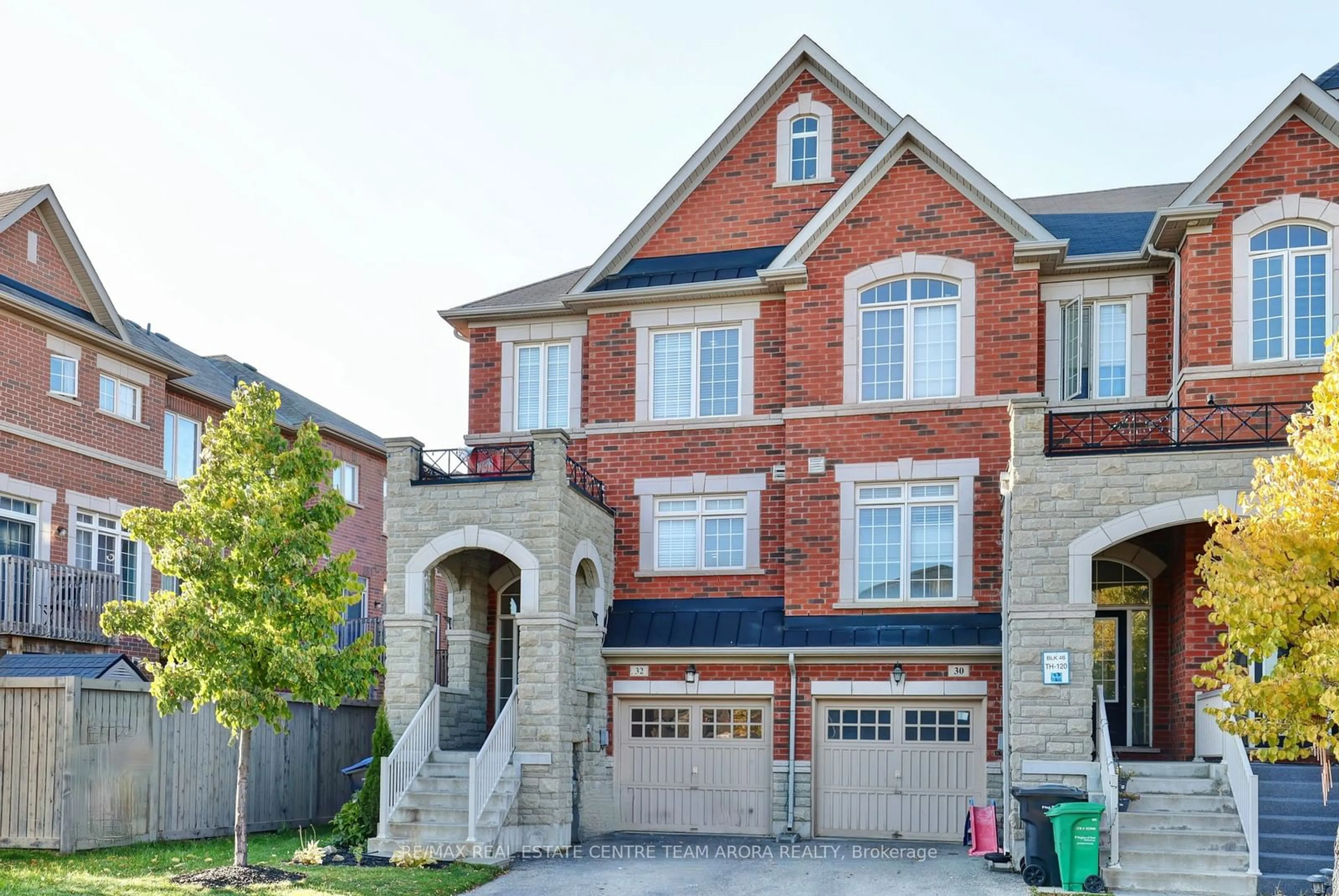 A pic from exterior of the house or condo, the street view for 32 Cloudburst Rd, Brampton Ontario L7A 4A8