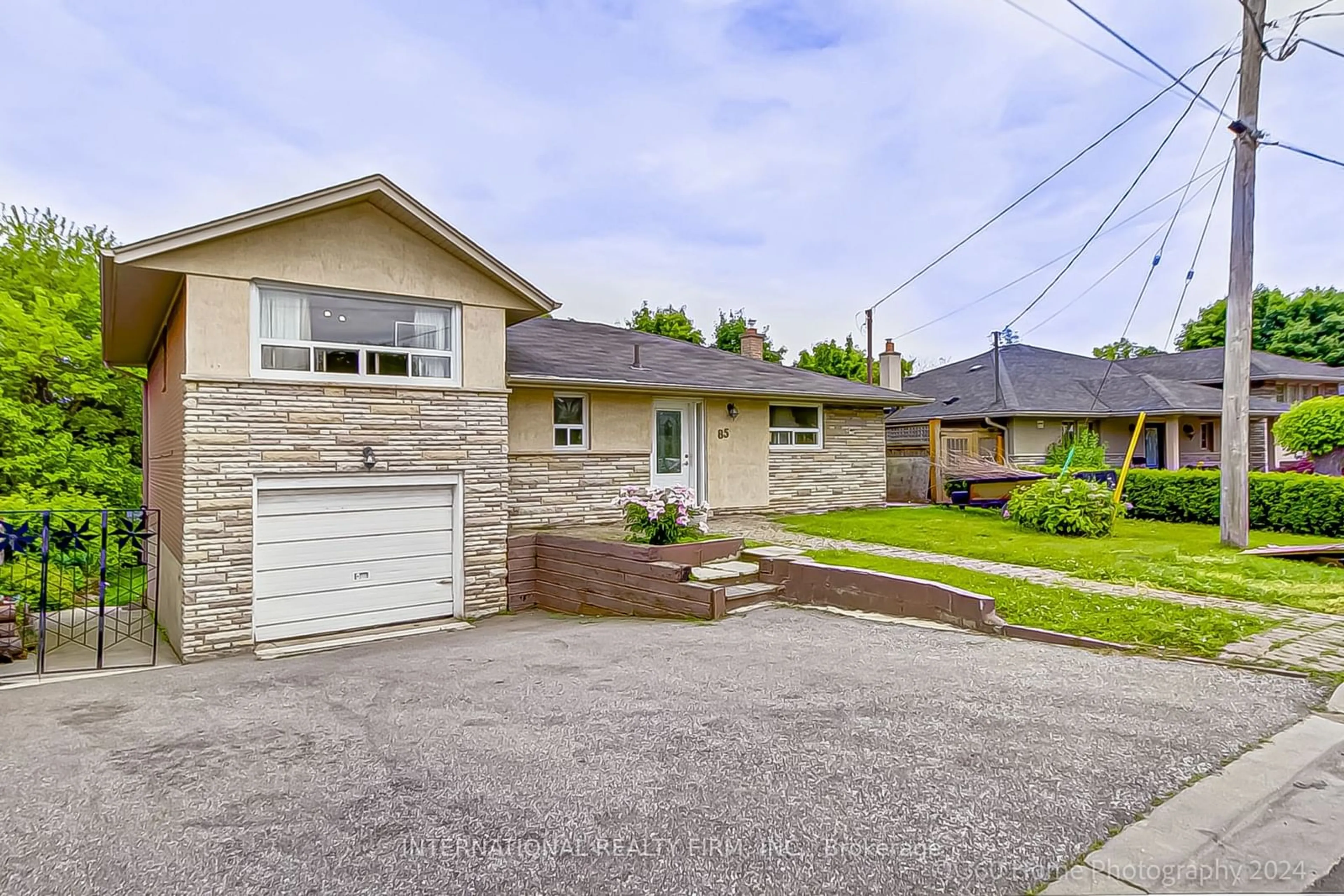 Frontside or backside of a home, cottage for 85 Letchworth Cres, Toronto Ontario M3M 1Z1