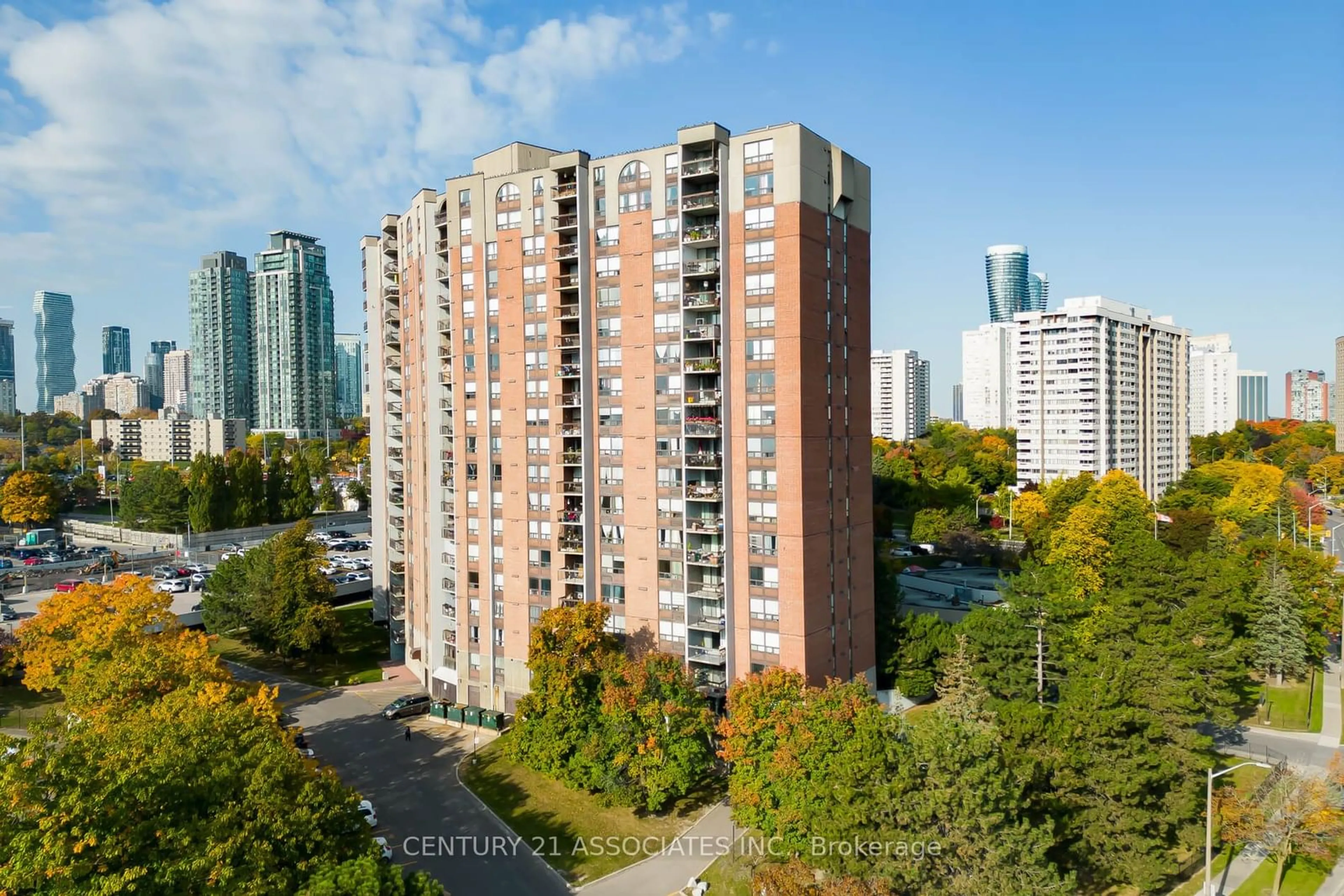 A pic from exterior of the house or condo, the view of city buildings for 50 Mississauga Valley Blvd #1616, Mississauga Ontario L5A 3S2