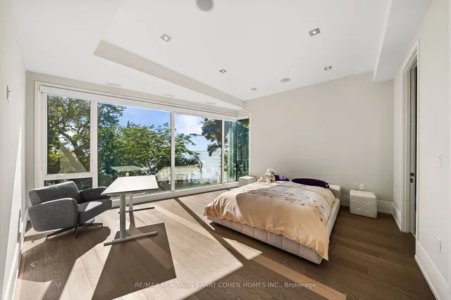 Additional property image - 67 Lake Promenade