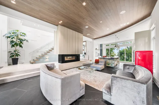 Additional property image - 67 Lake Promenade