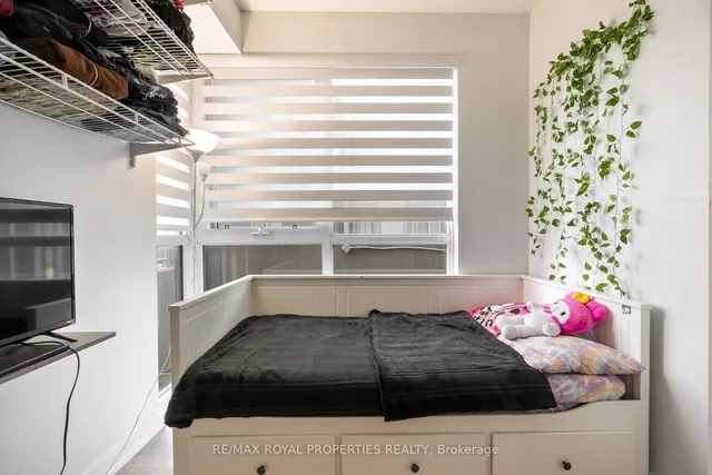 Additional property image - 5240 Dundas St Unit B201